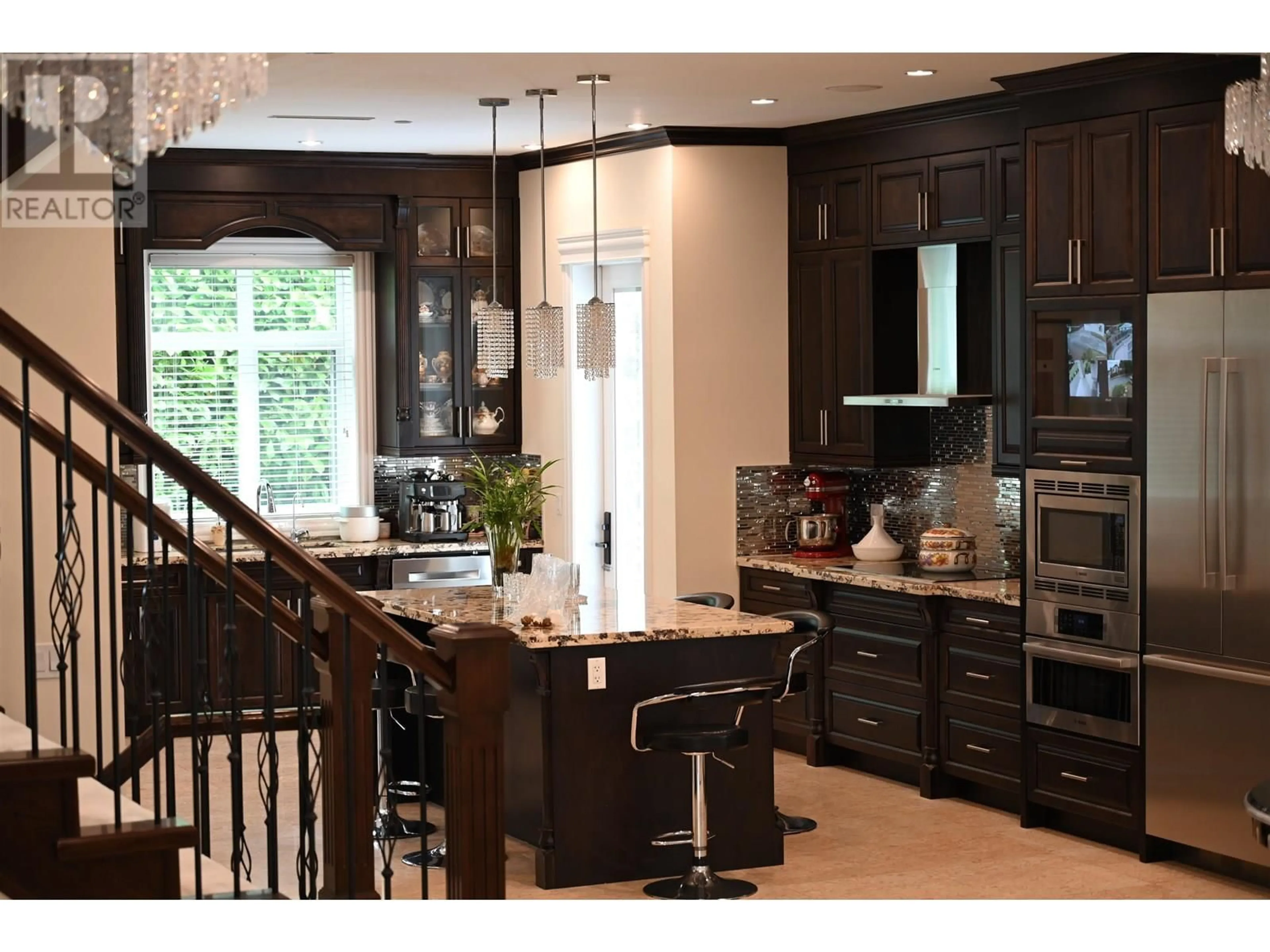 Contemporary kitchen, unknown for 1985 52ND AVENUE, Vancouver British Columbia V6P1J6
