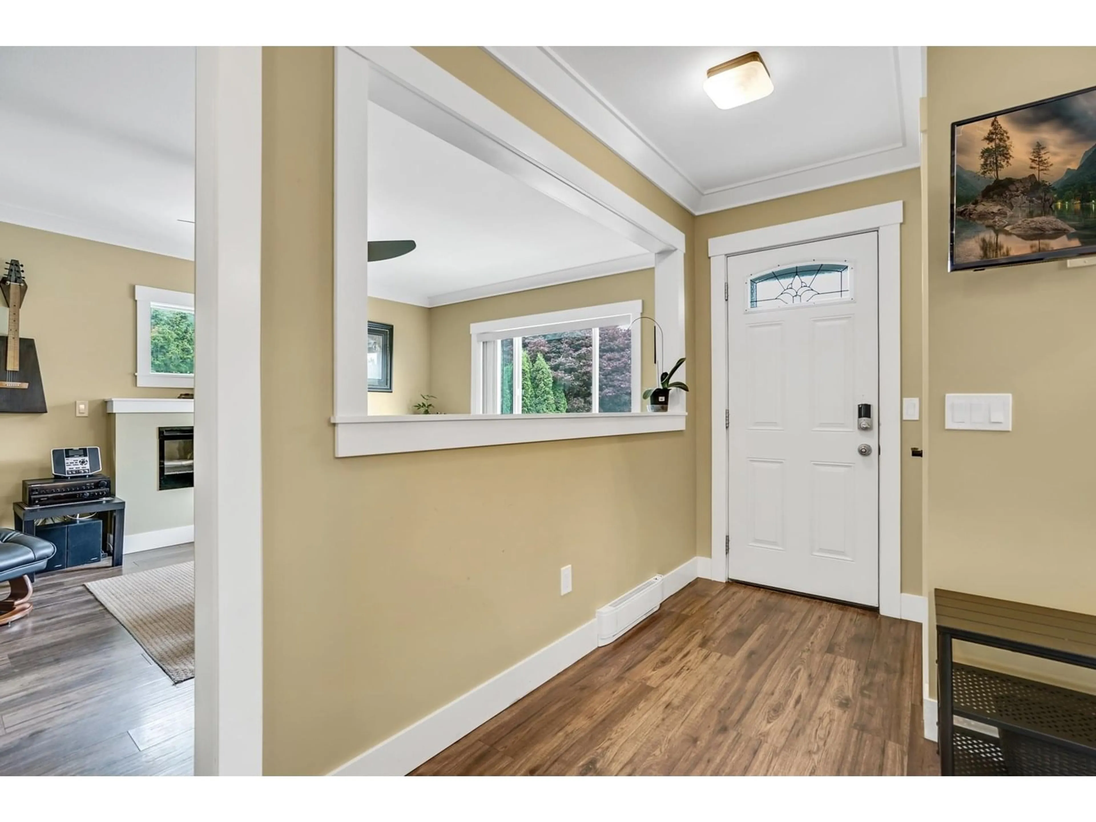 Indoor entryway for 46375 CHILLIWACK CENTRAL ROAD, Chilliwack British Columbia V2P1J7