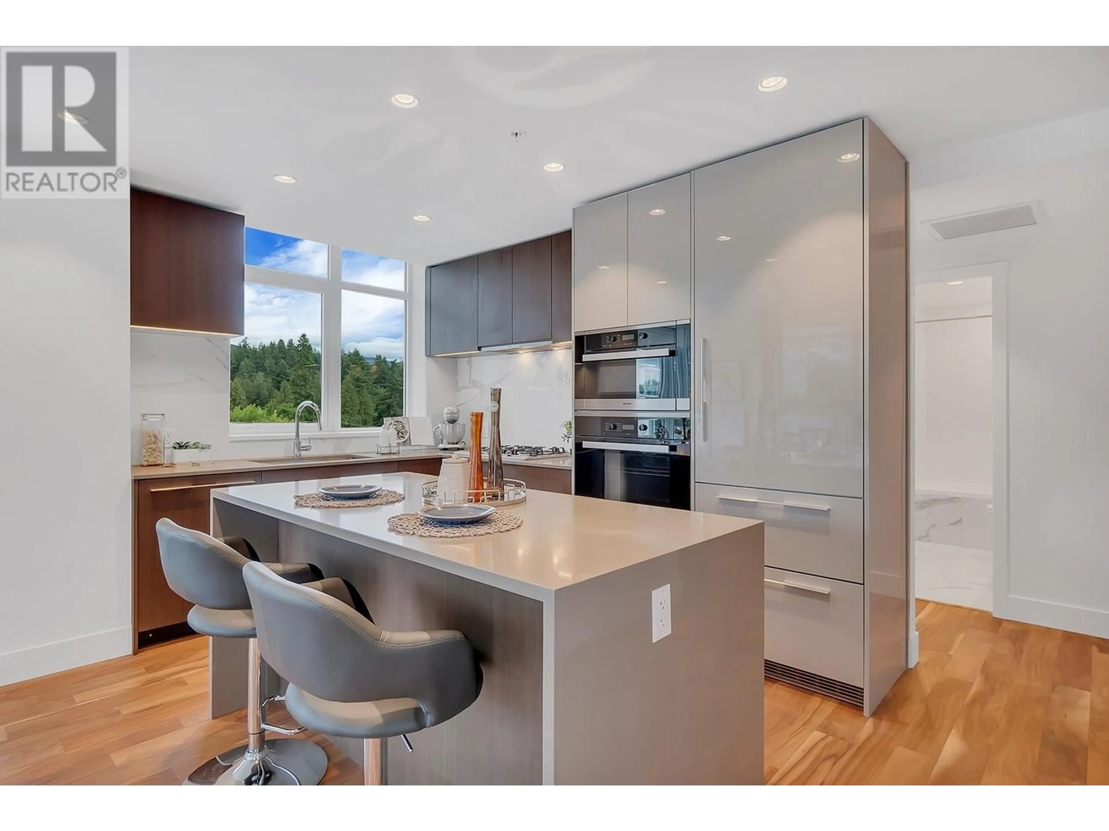 Contemporary kitchen, unknown for 607 - 1632 LIONS GATE LANE, North Vancouver British Columbia V7P0E2