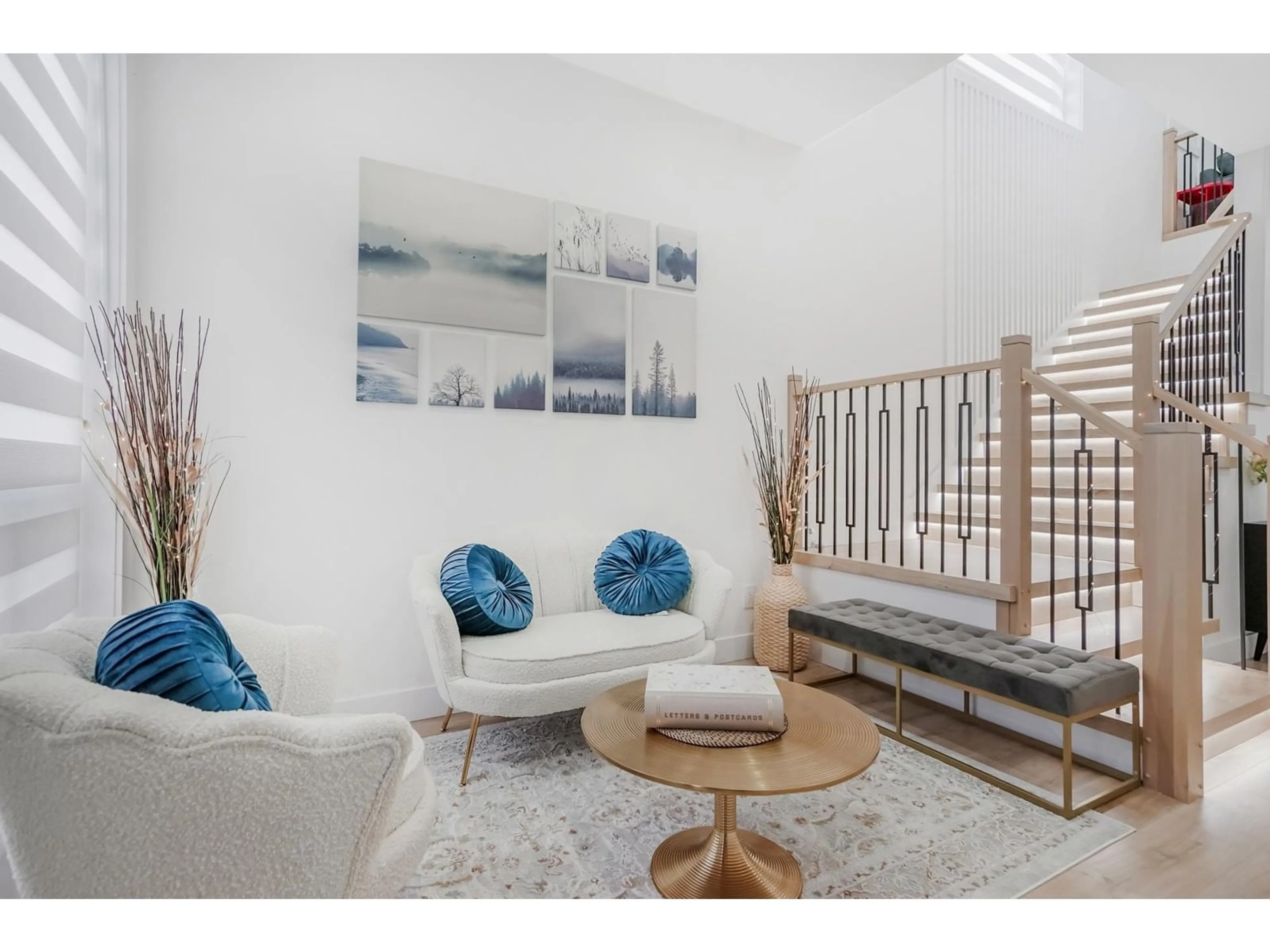 Living room with furniture, unknown for 2581 TERMINAL, Abbotsford British Columbia V4X0C4