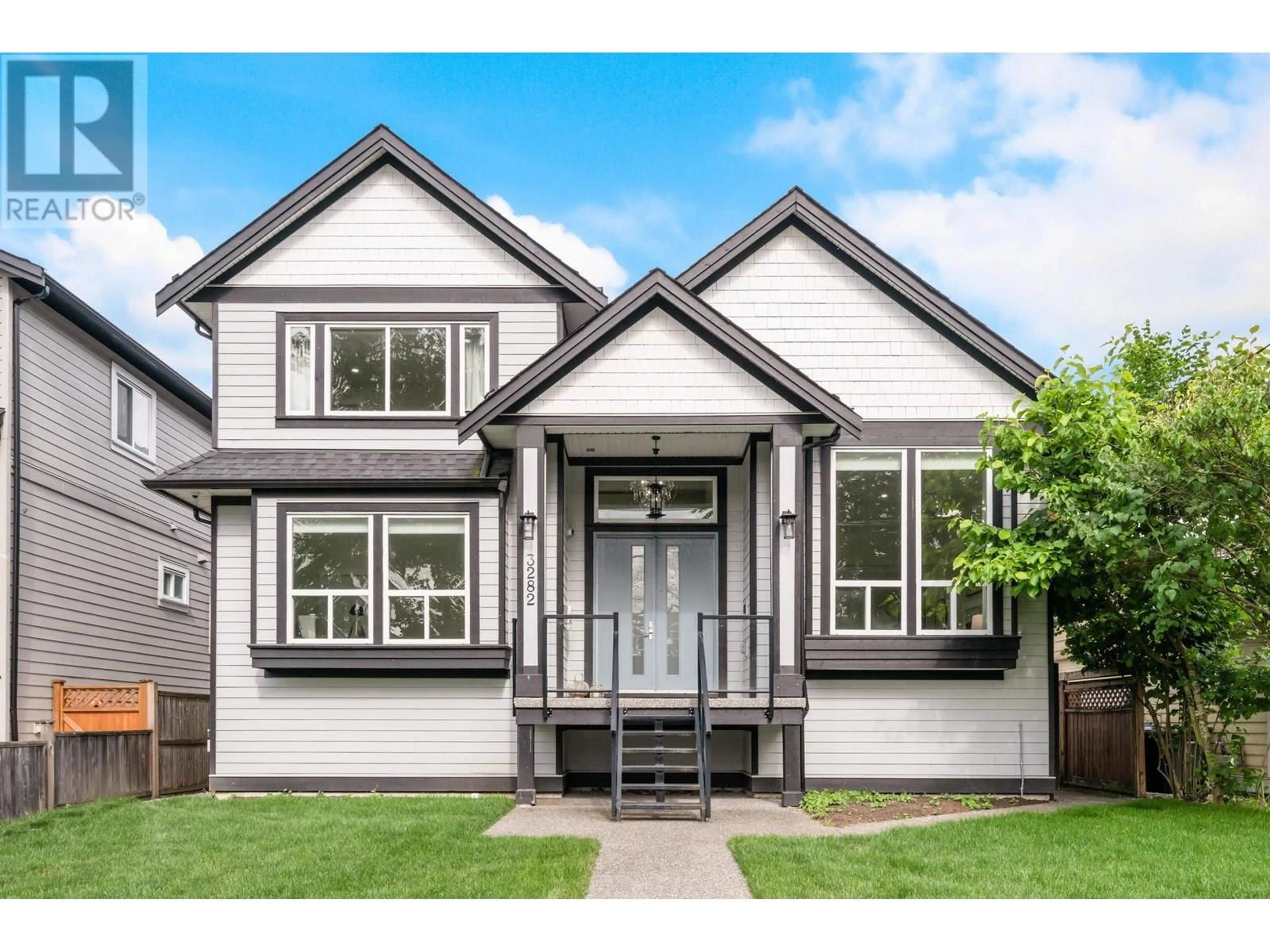 Home with vinyl exterior material, street for 3282 WELLINGTON STREET, Port Coquitlam British Columbia V3B3X7