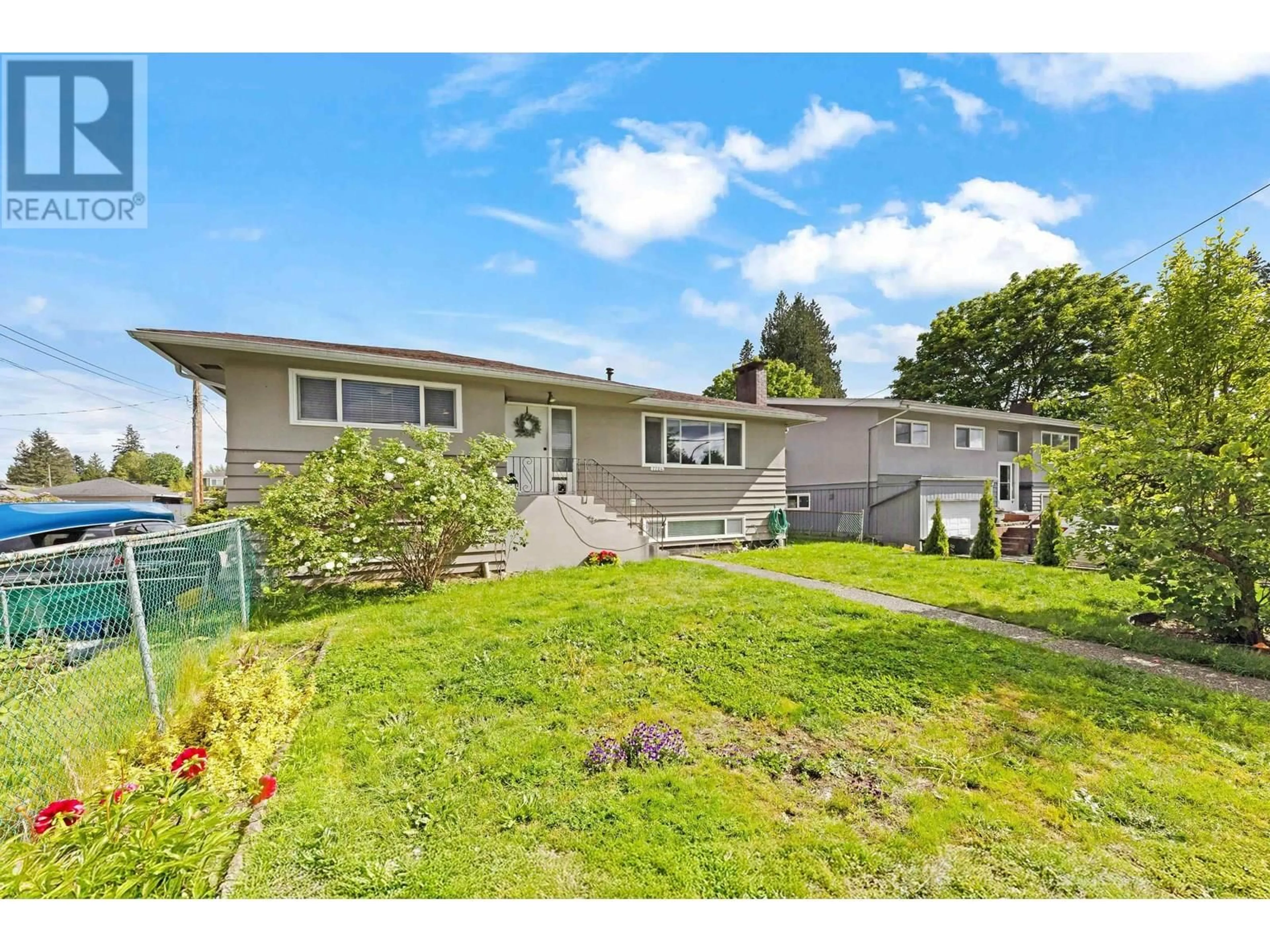 A pic from outside/outdoor area/front of a property/back of a property/a pic from drone, street for 7724 GOODLAD STREET, Burnaby British Columbia V5E2H6
