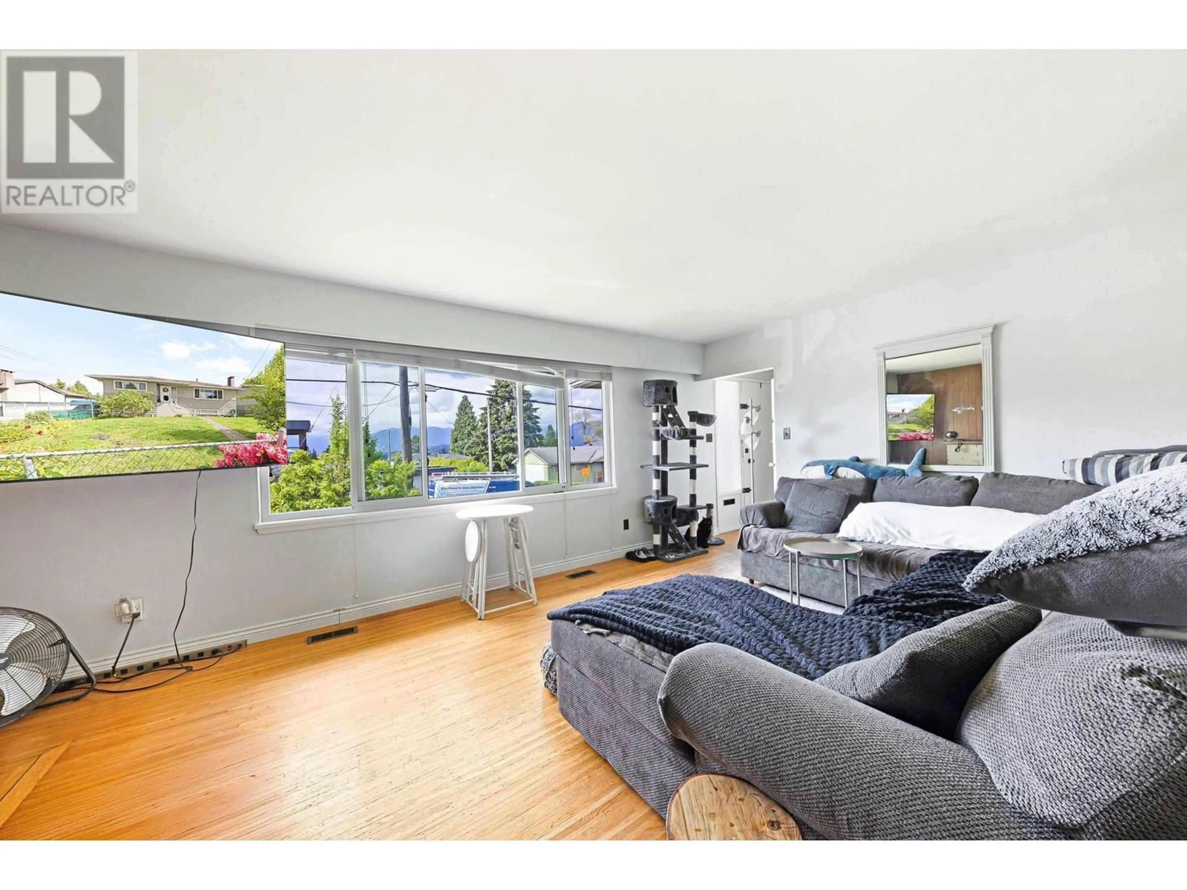 Living room with furniture, unknown for 7724 GOODLAD STREET, Burnaby British Columbia V5E2H6