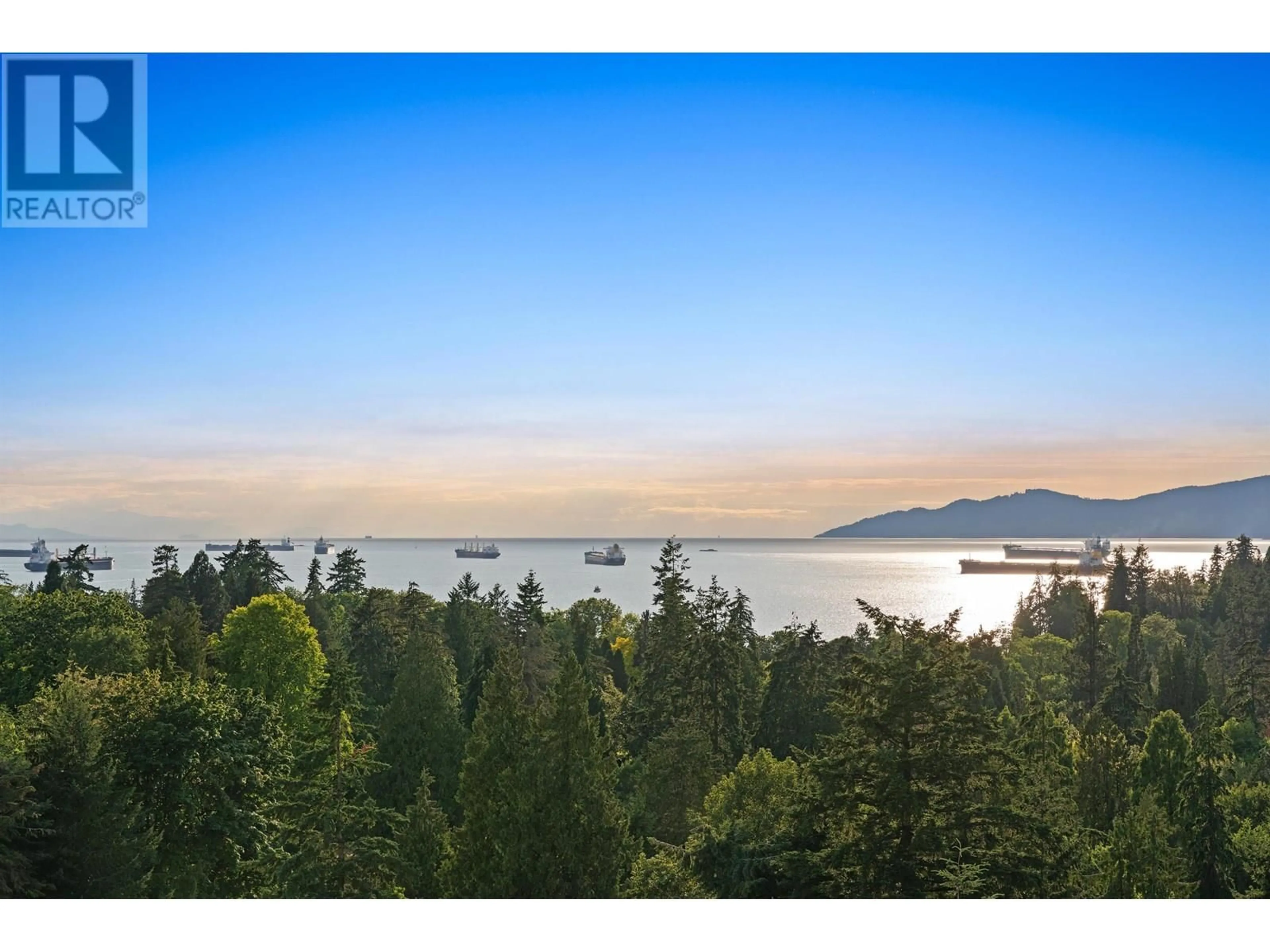 A pic from outside/outdoor area/front of a property/back of a property/a pic from drone, water/lake/river/ocean view for 1501 - 845 CHILCO STREET, Vancouver British Columbia V6G2R2