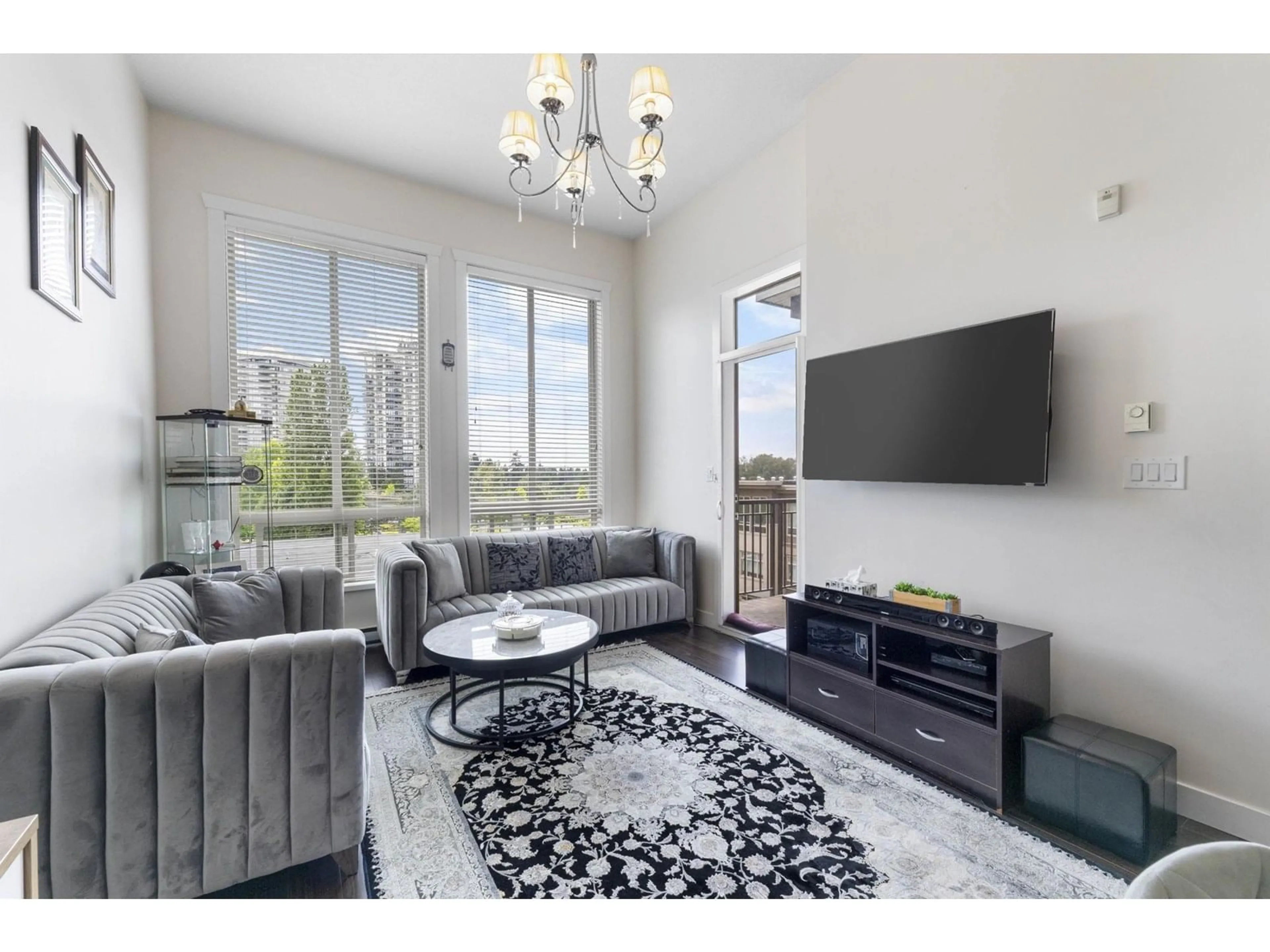 Living room with furniture, unknown for 405 - 13468 KING GEORGE, Surrey British Columbia V3T0B5