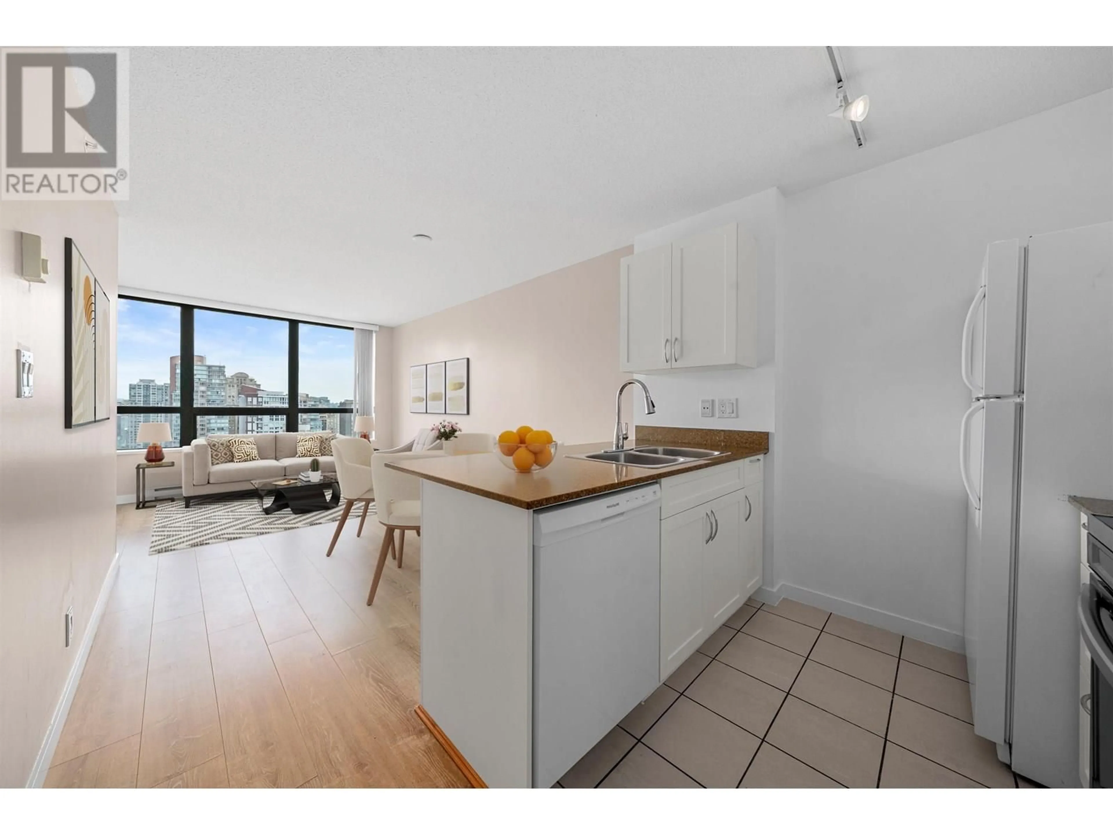 Standard kitchen, unknown for 1923 - 938 SMITHE STREET, Vancouver British Columbia V6Z3H8