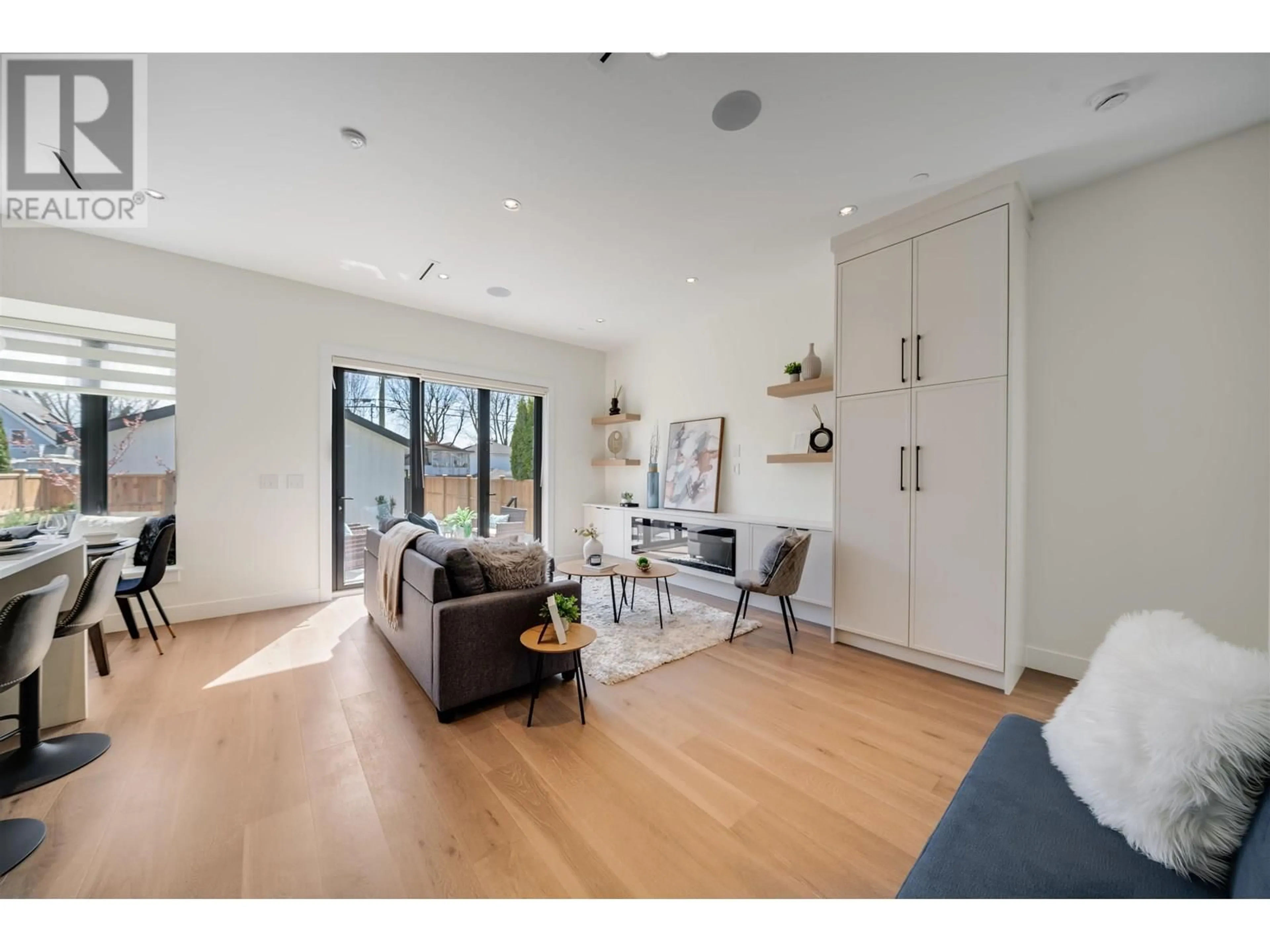 Living room with furniture, unknown for 2 - 878 37TH AVENUE, Vancouver British Columbia V5W1G2