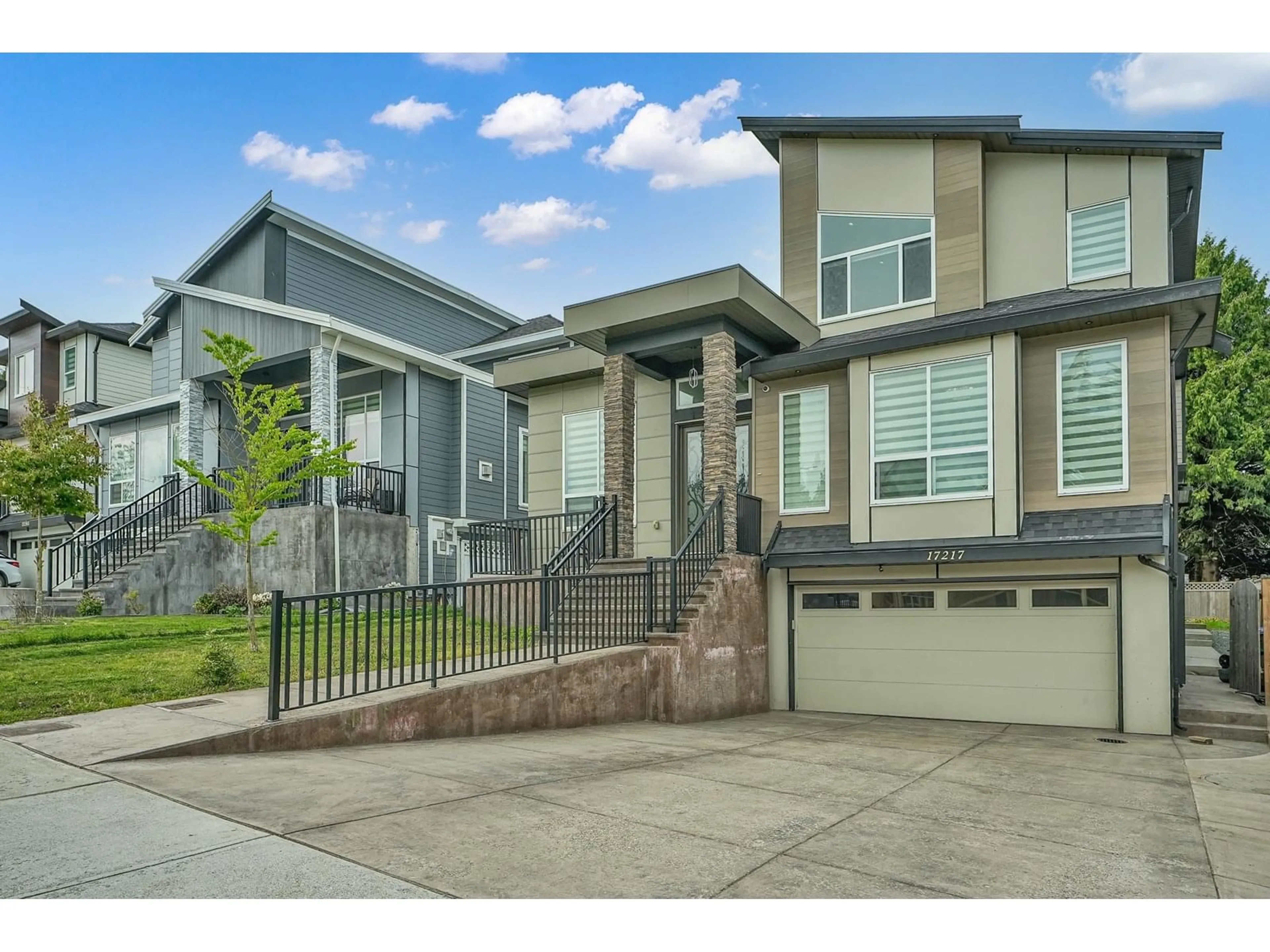 Home with vinyl exterior material, street for 17217 59, Surrey British Columbia V3S8T7
