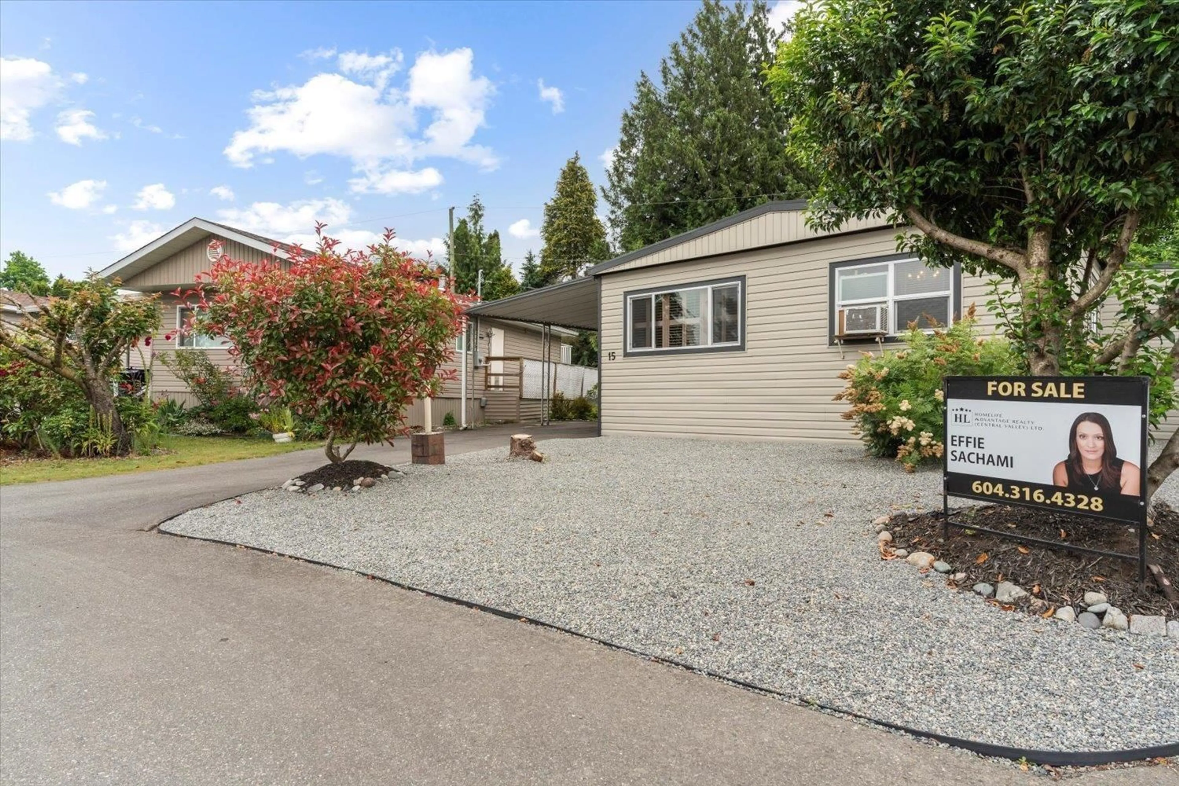Home with vinyl exterior material, street for 15 - 31313 LIVINGSTONE, Abbotsford British Columbia V2T4T1