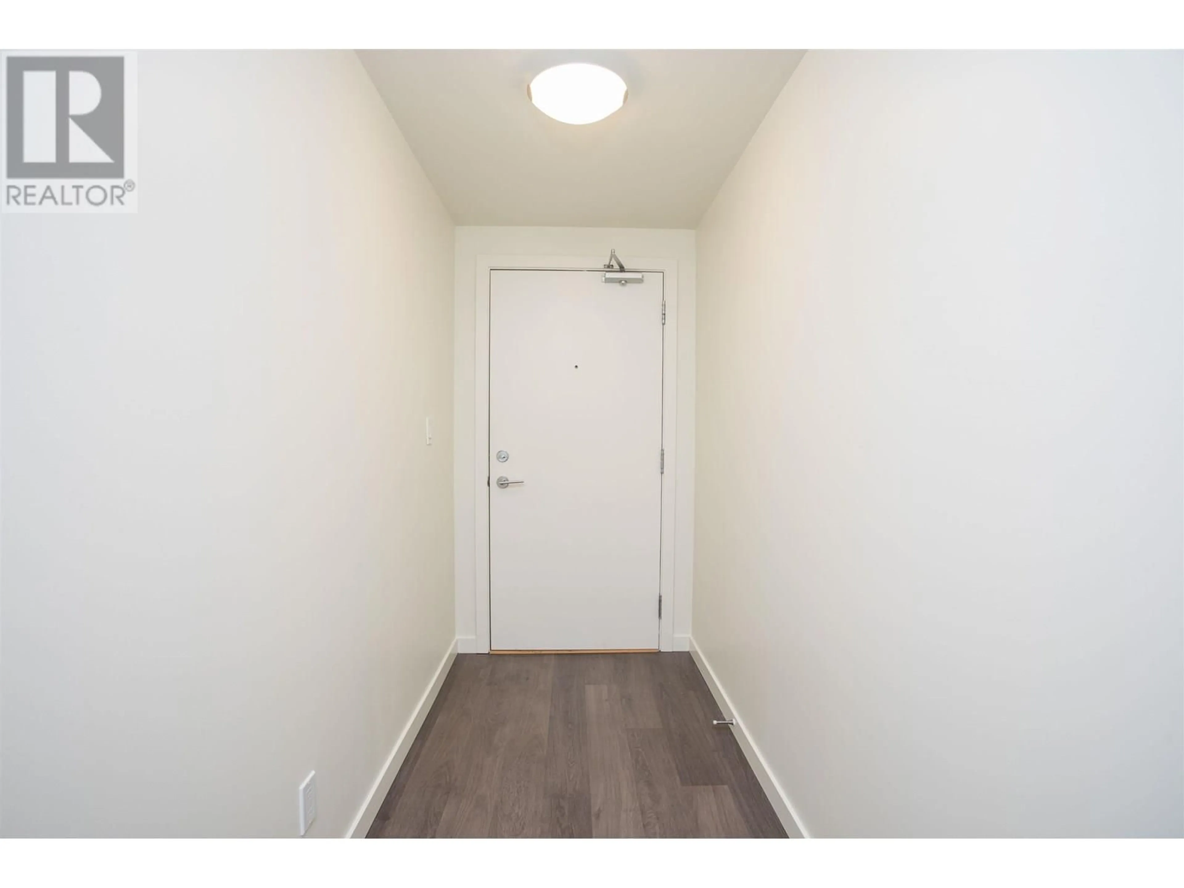 Indoor entryway for 3805 - 6333 SILVER AVENUE, Burnaby British Columbia V5H0C3