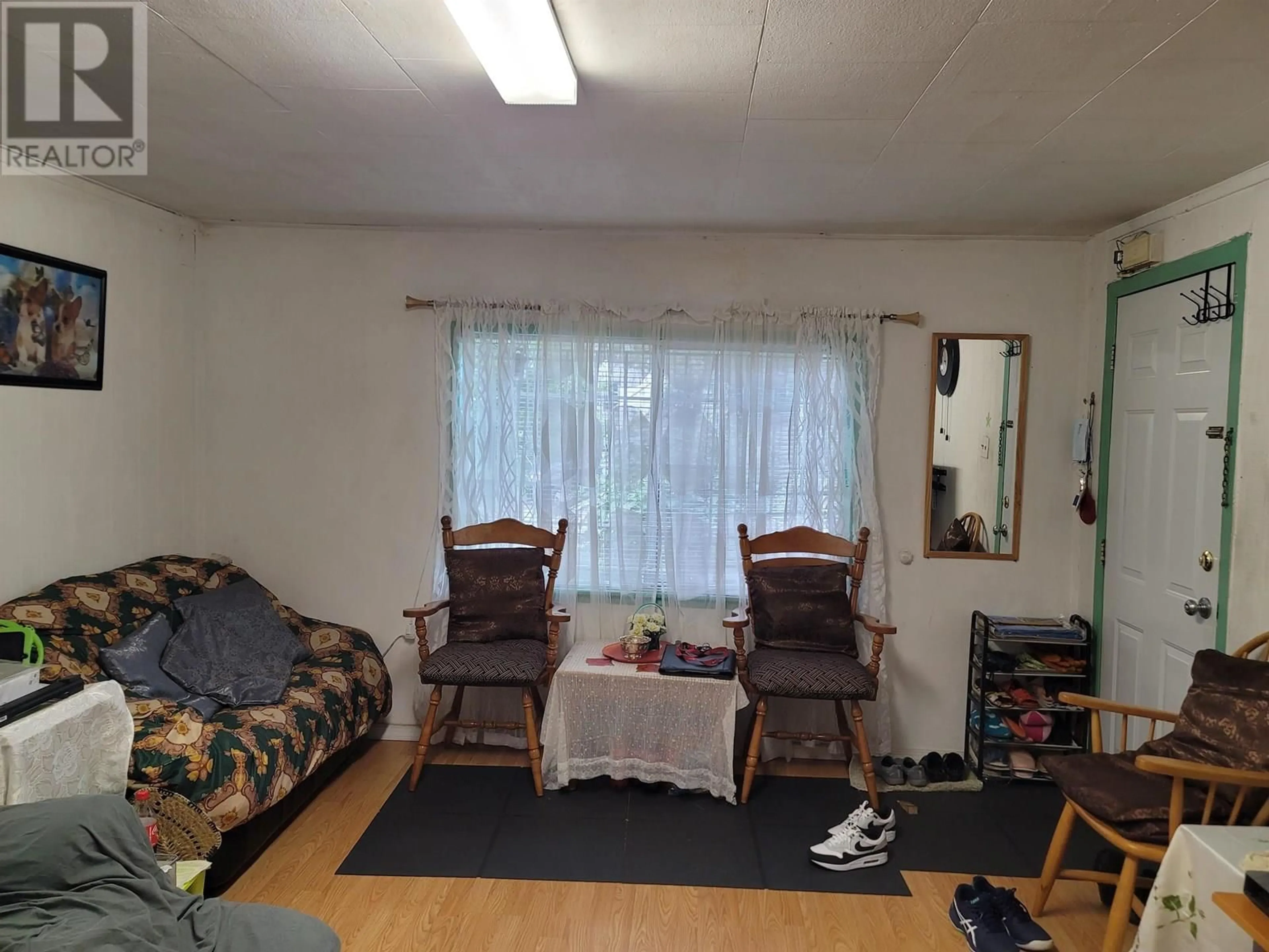 A pic of a room for 519 SALSBURY DRIVE, Vancouver British Columbia V5L3Z6