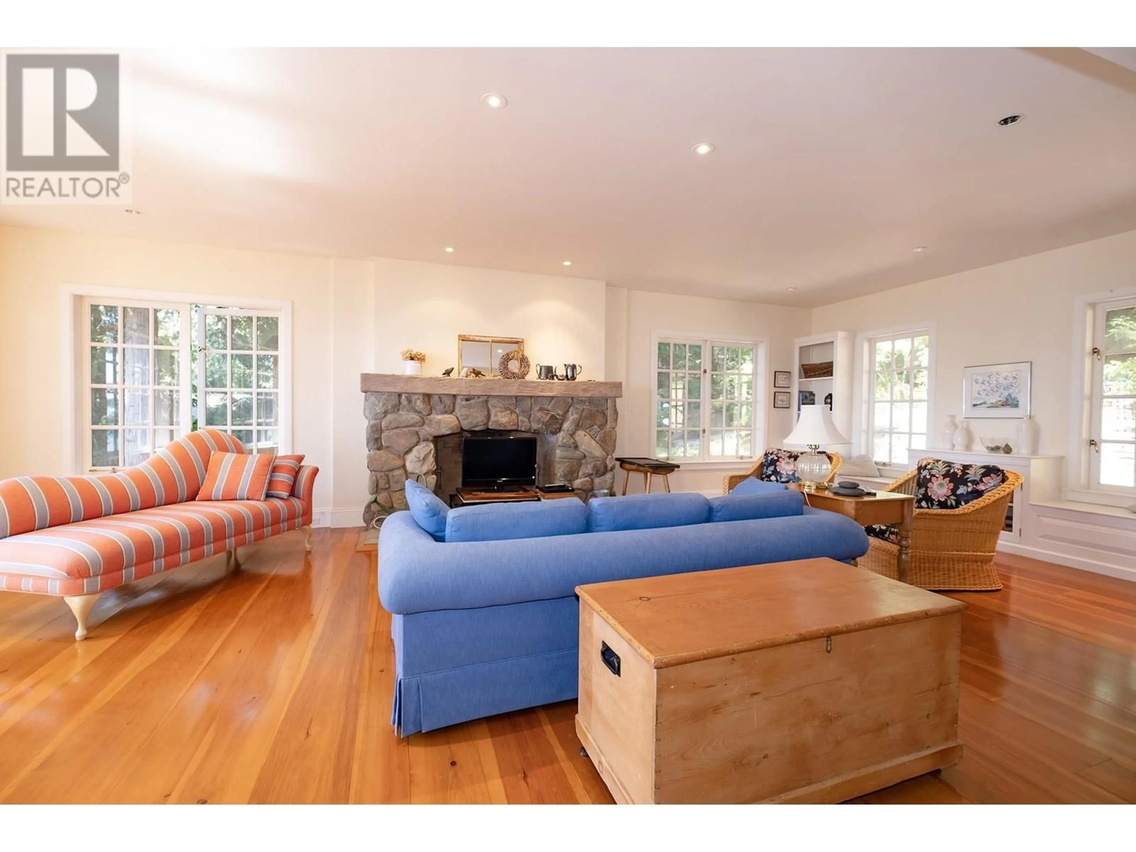 Living room with furniture, wood/laminate floor for 1289 GOWER POINT ROAD, Gibsons British Columbia V0N1V3