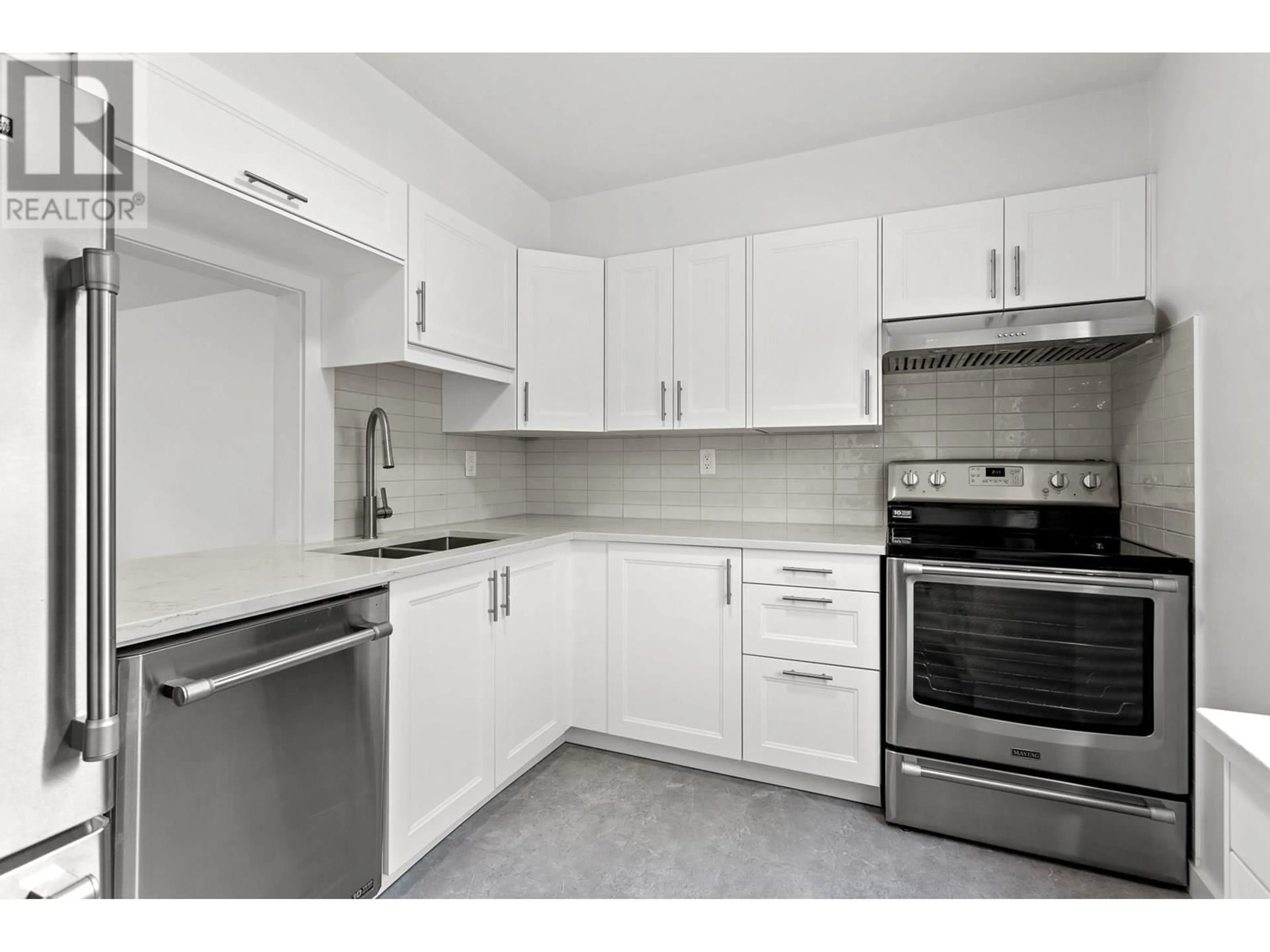Standard kitchen, unknown for 8238 AMBERWOOD PLACE, Burnaby British Columbia V5A3V2