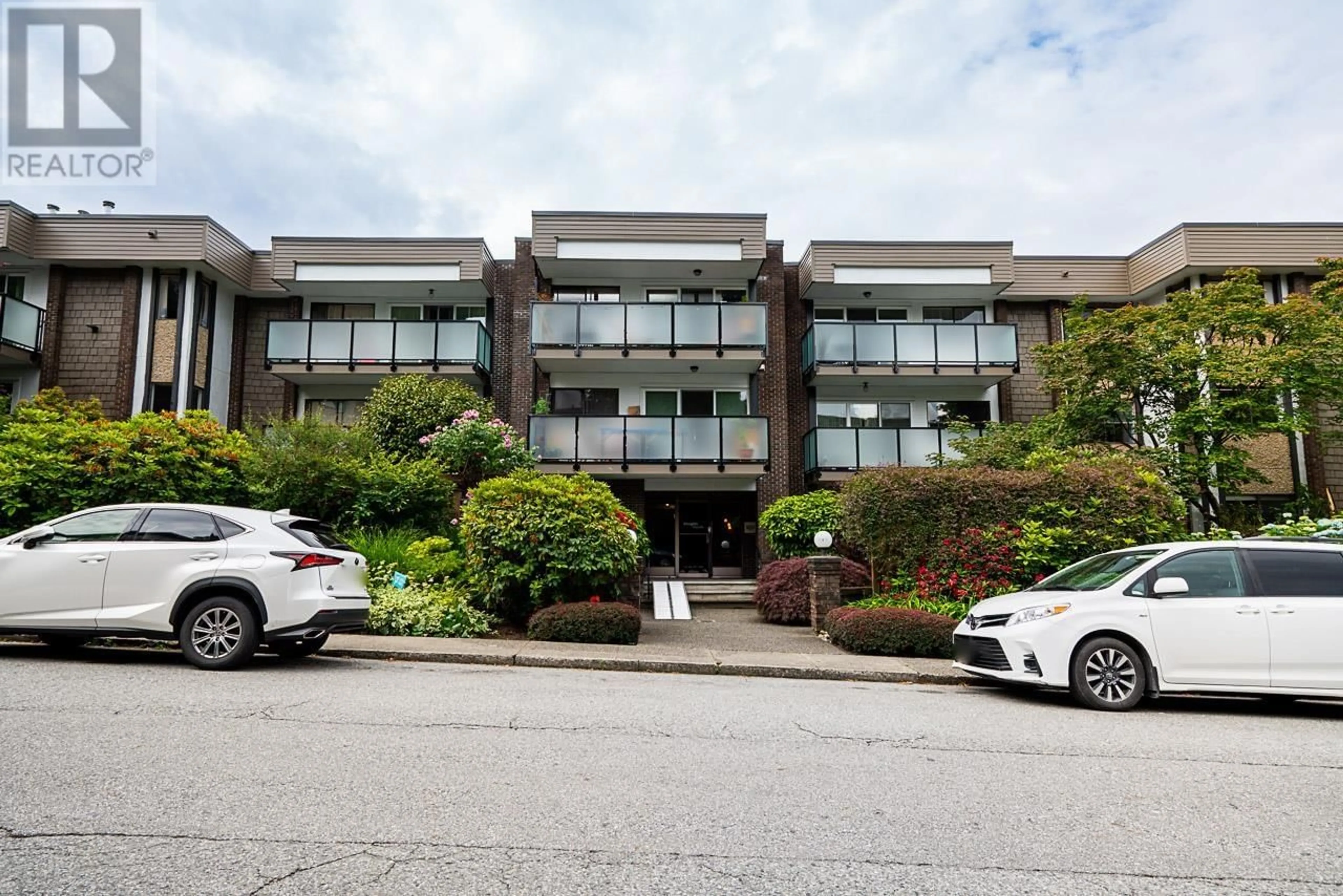 Unknown for 301 - 141 18TH STREET, North Vancouver British Columbia V7L2X3
