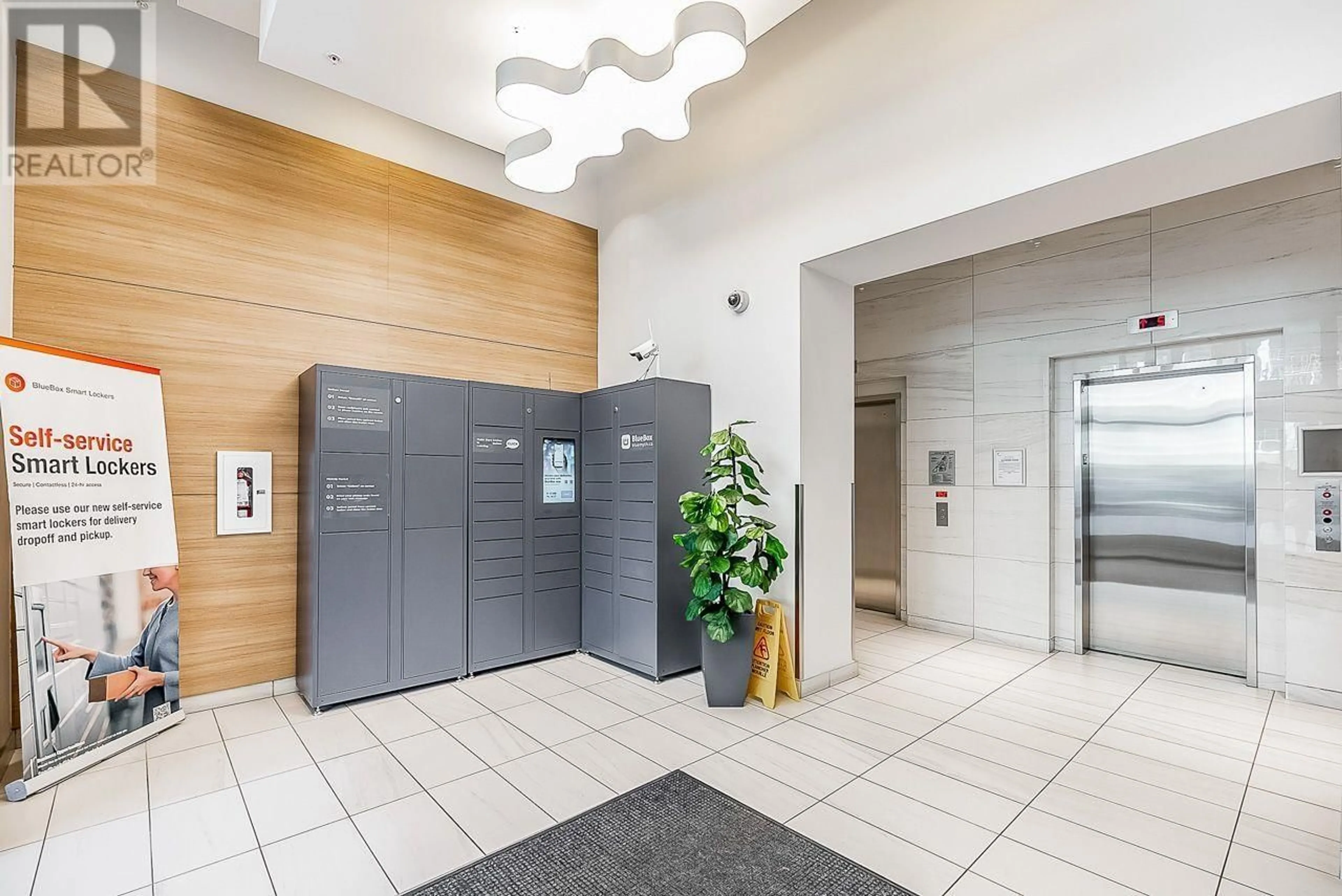 Indoor foyer for 619 - 5470 ORMIDALE STREET, Vancouver British Columbia V5R0G6