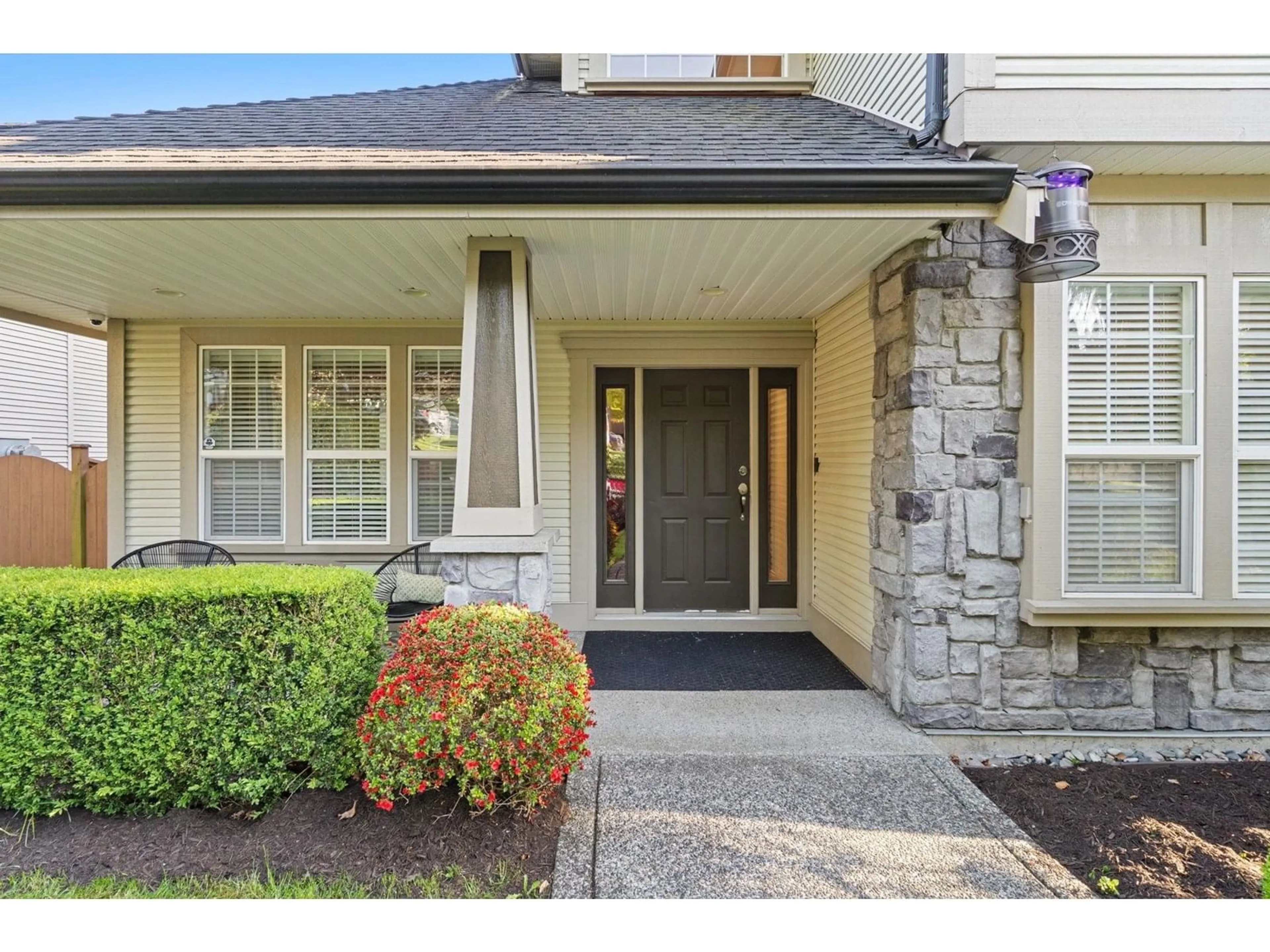 Indoor entryway for 16966 FRIESIAN, Surrey British Columbia V3S8P3
