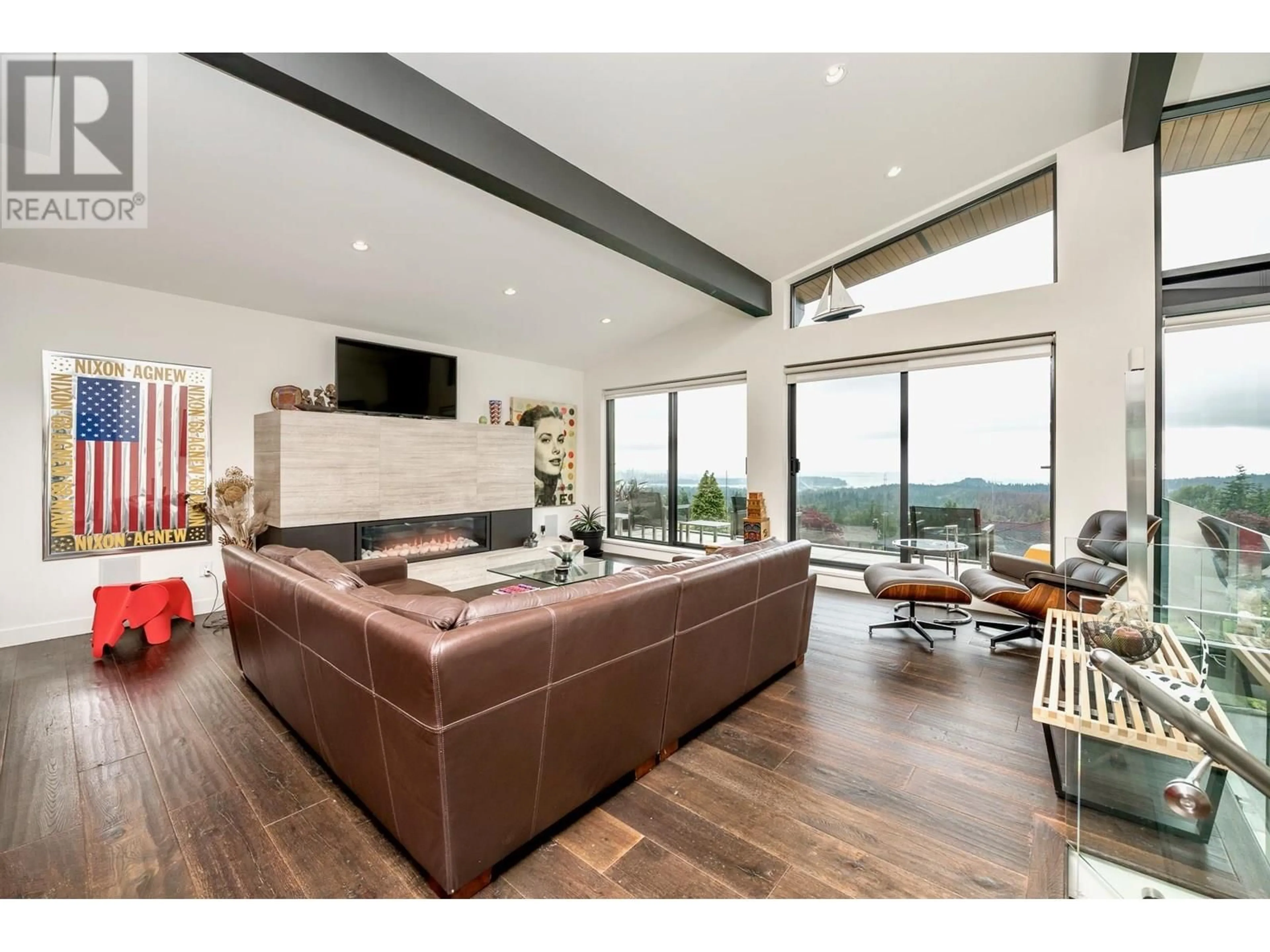 Living room with furniture, unknown for 5164 MADEIRA COURT, North Vancouver British Columbia V7R3K6