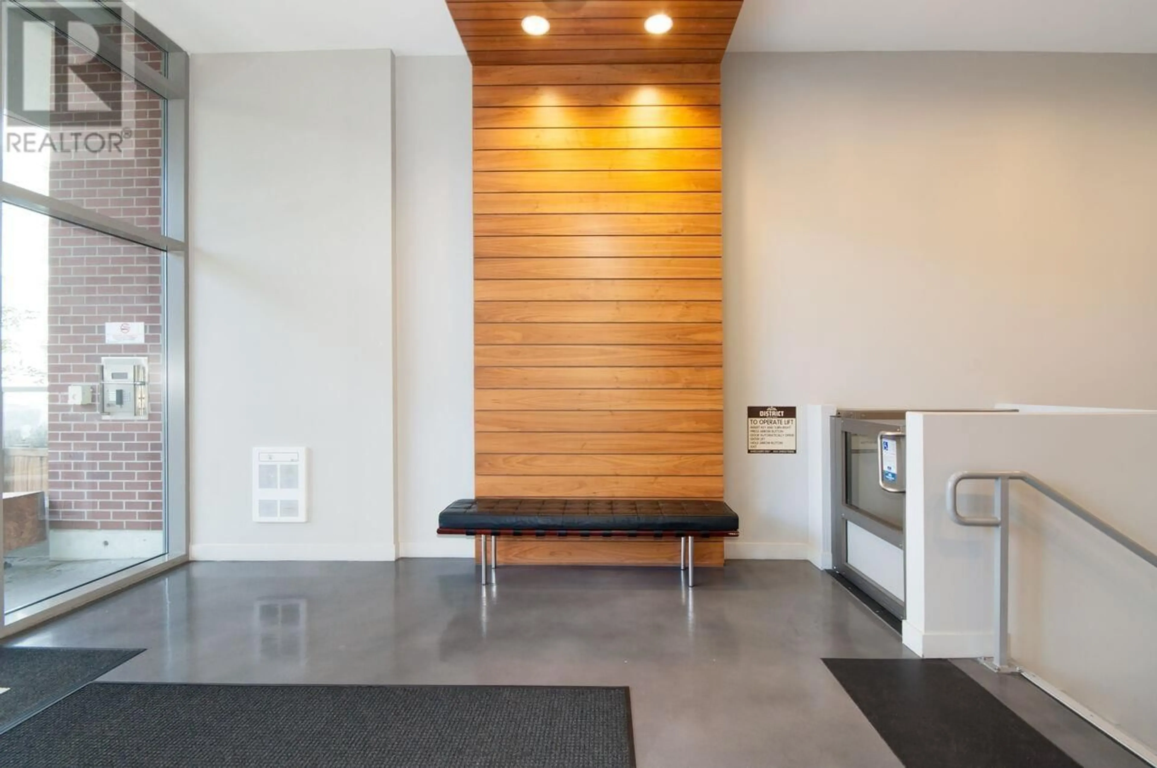 Indoor foyer for 354 - 250 6 AVENUE, Vancouver British Columbia V5T0B7