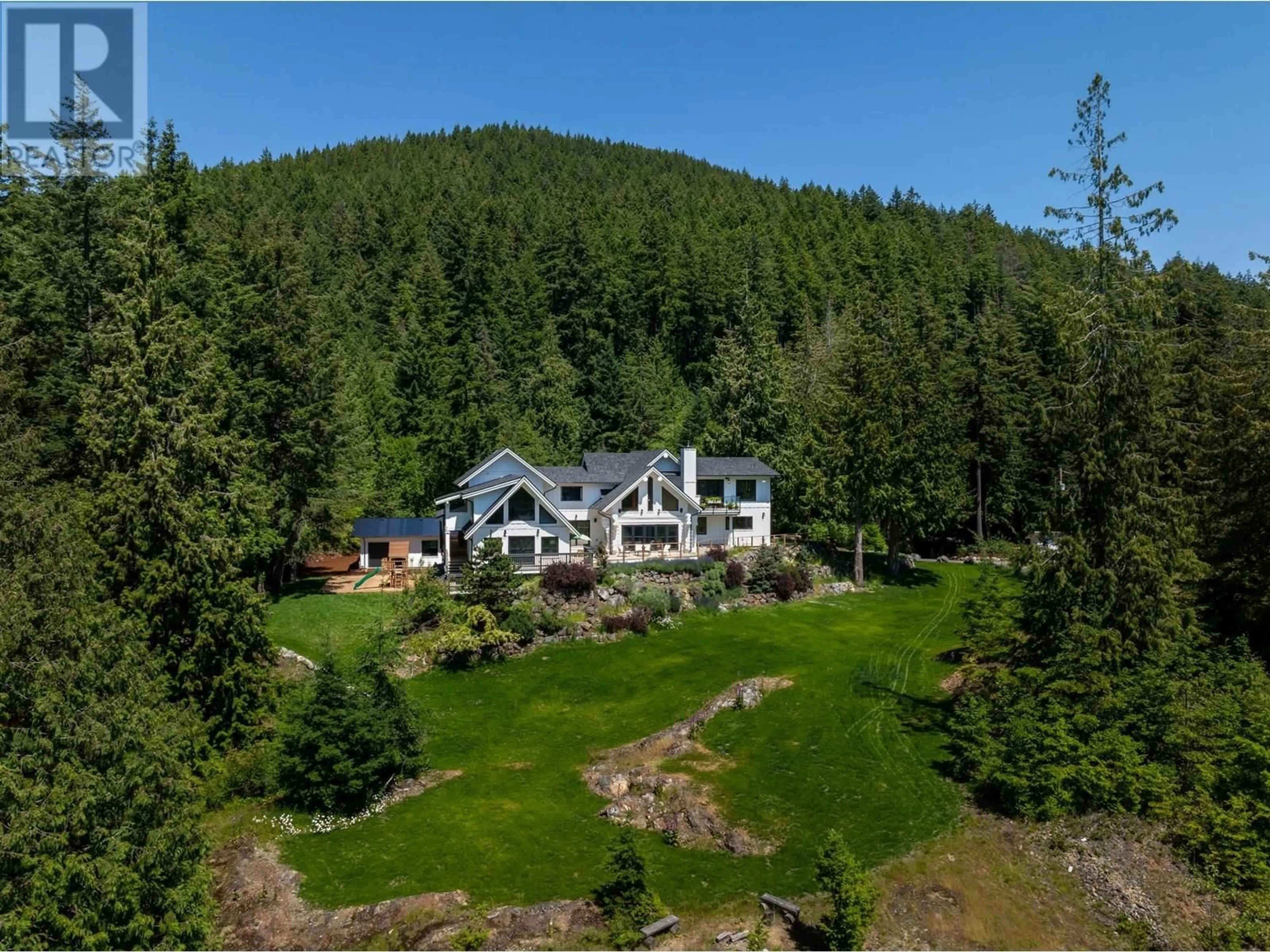A pic from outside/outdoor area/front of a property/back of a property/a pic from drone, unknown for 650 LAURA ROAD, Bowen Island British Columbia V0N1G2