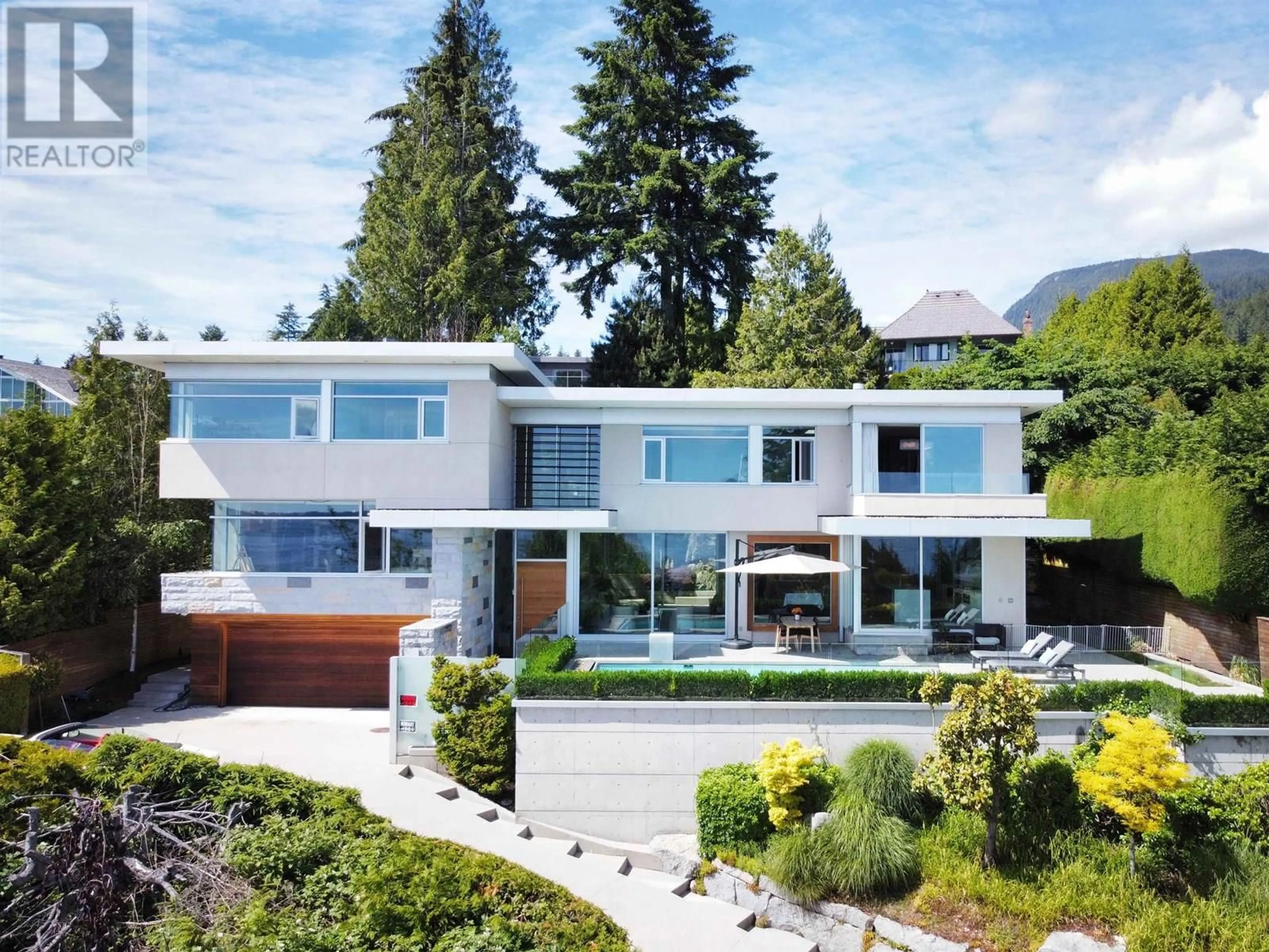 Home with vinyl exterior material, street for 4313 ROCKRIDGE ROAD, West Vancouver British Columbia V7W1A6