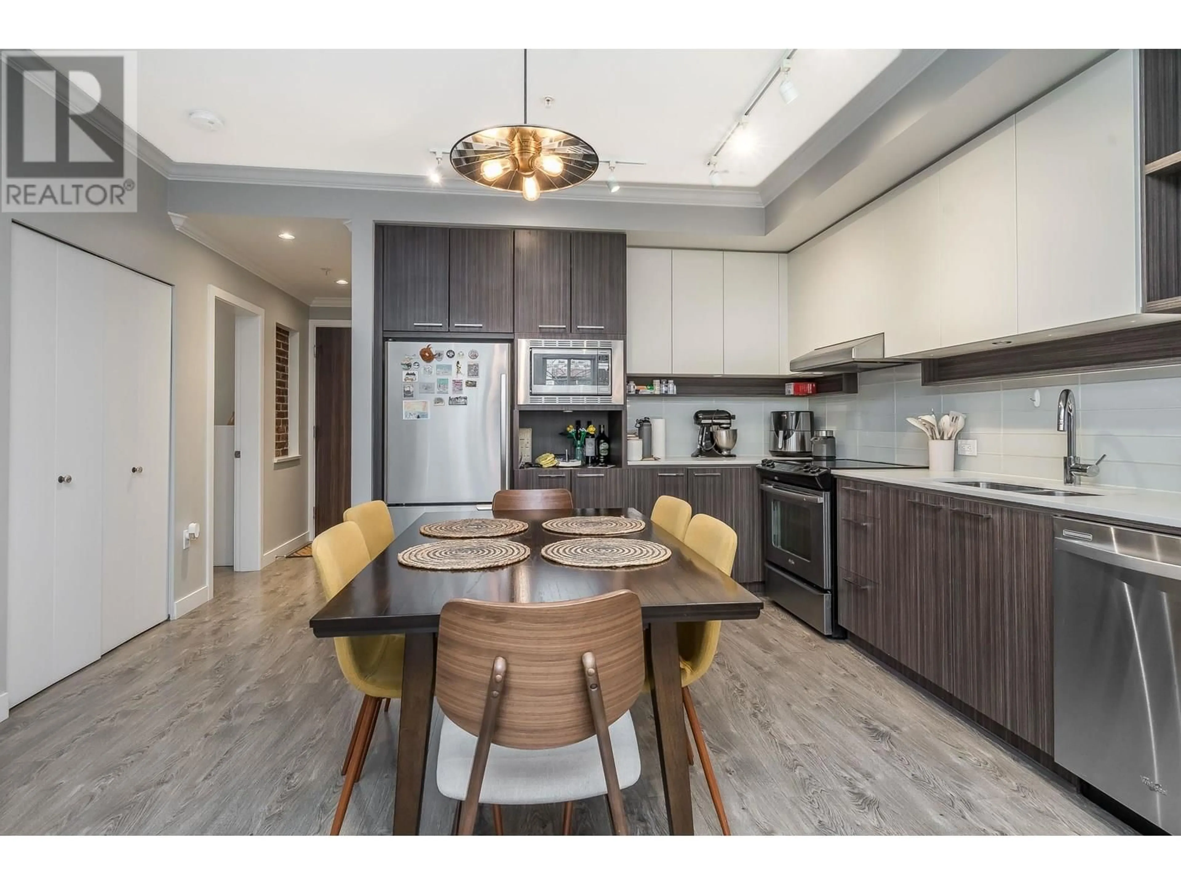 Open concept kitchen, ceramic/tile floor for 117 - 618 COMO LAKE AVENUE, Coquitlam British Columbia V3J0G1