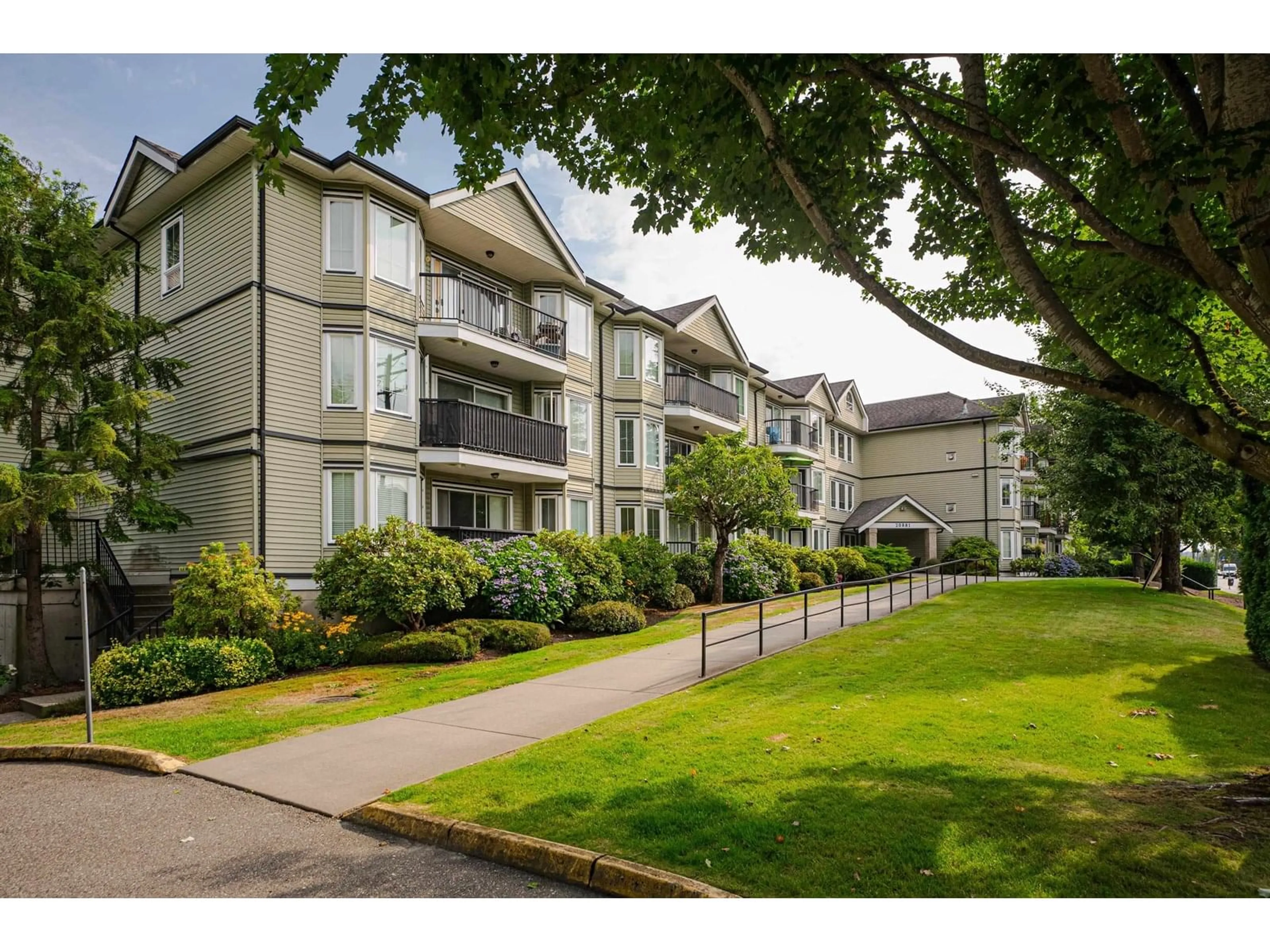 Unknown for 302 - 20881 56, Langley British Columbia V3A3Z3