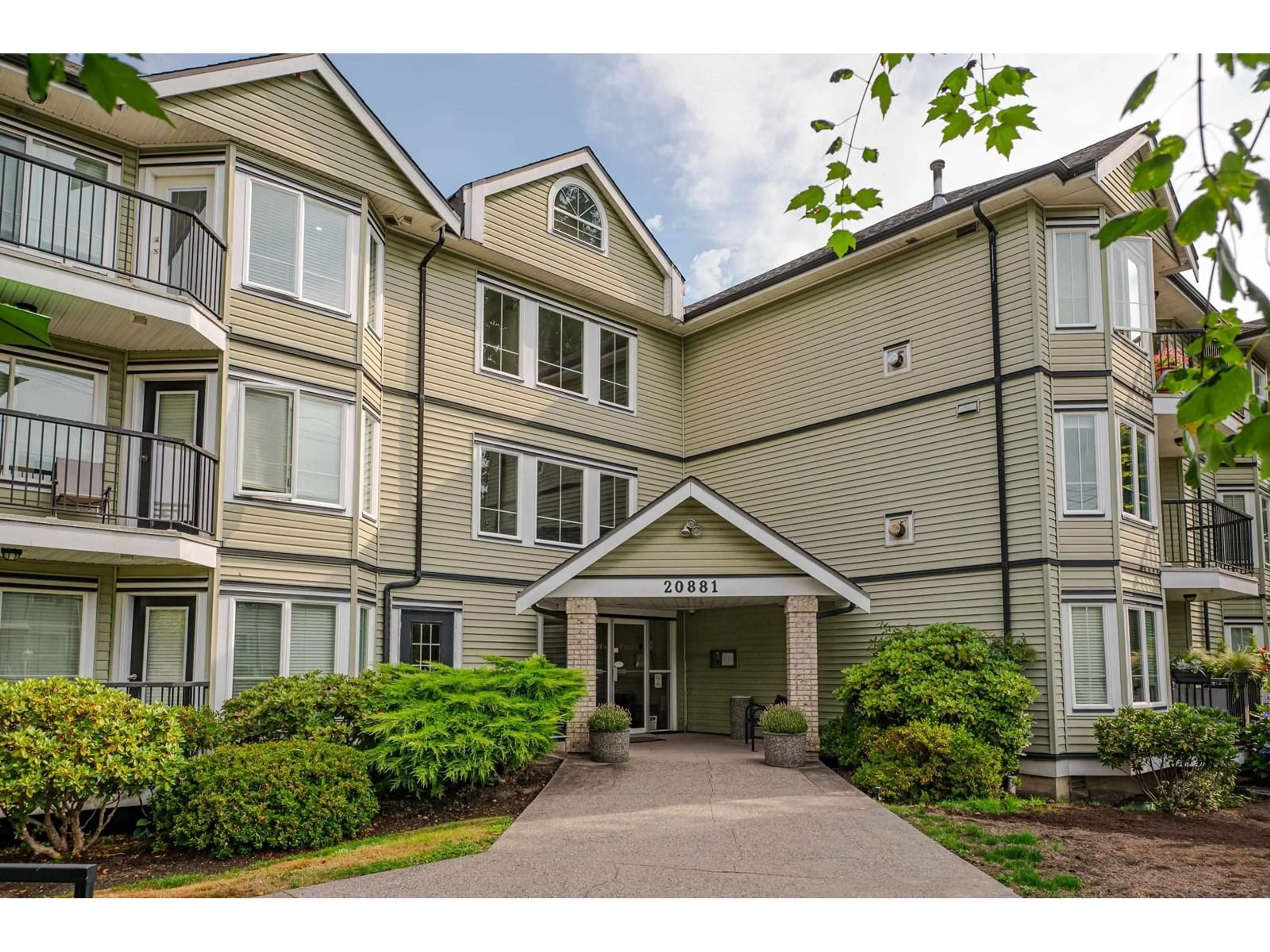 Unknown for 302 - 20881 56, Langley British Columbia V3A3Z3