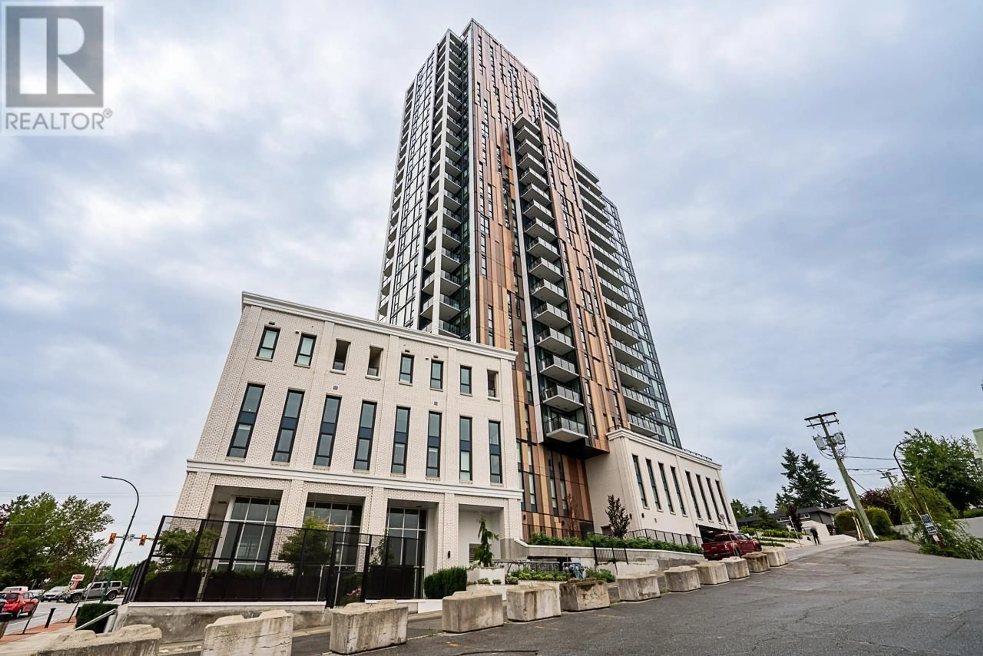 Indoor foyer for 1605 - 901 LOUGHEED HIGHWAY, Coquitlam British Columbia V3K3T3