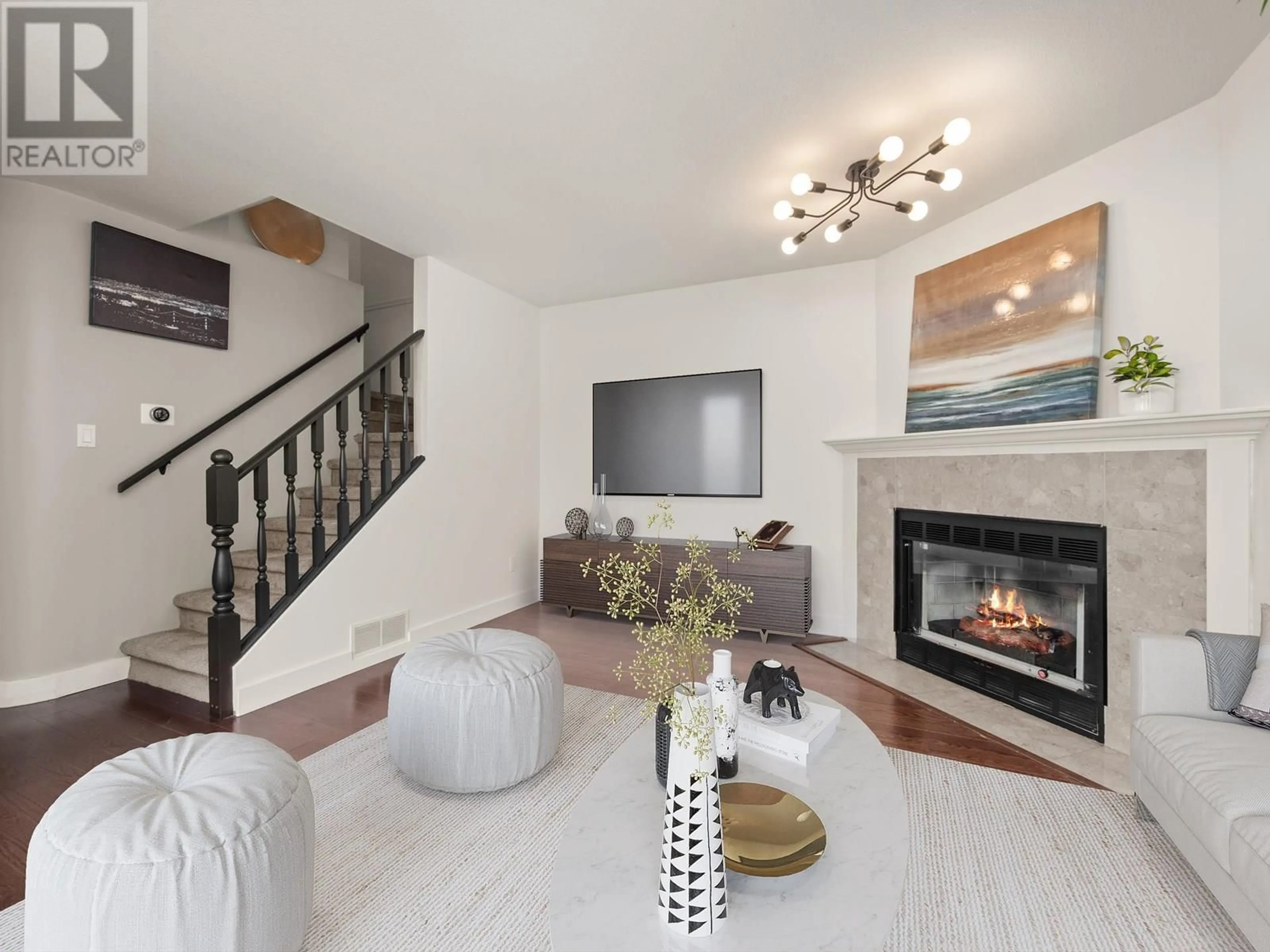 Living room with furniture, unknown for 3 - 4890 48 AVENUE, Delta British Columbia V4K1V3