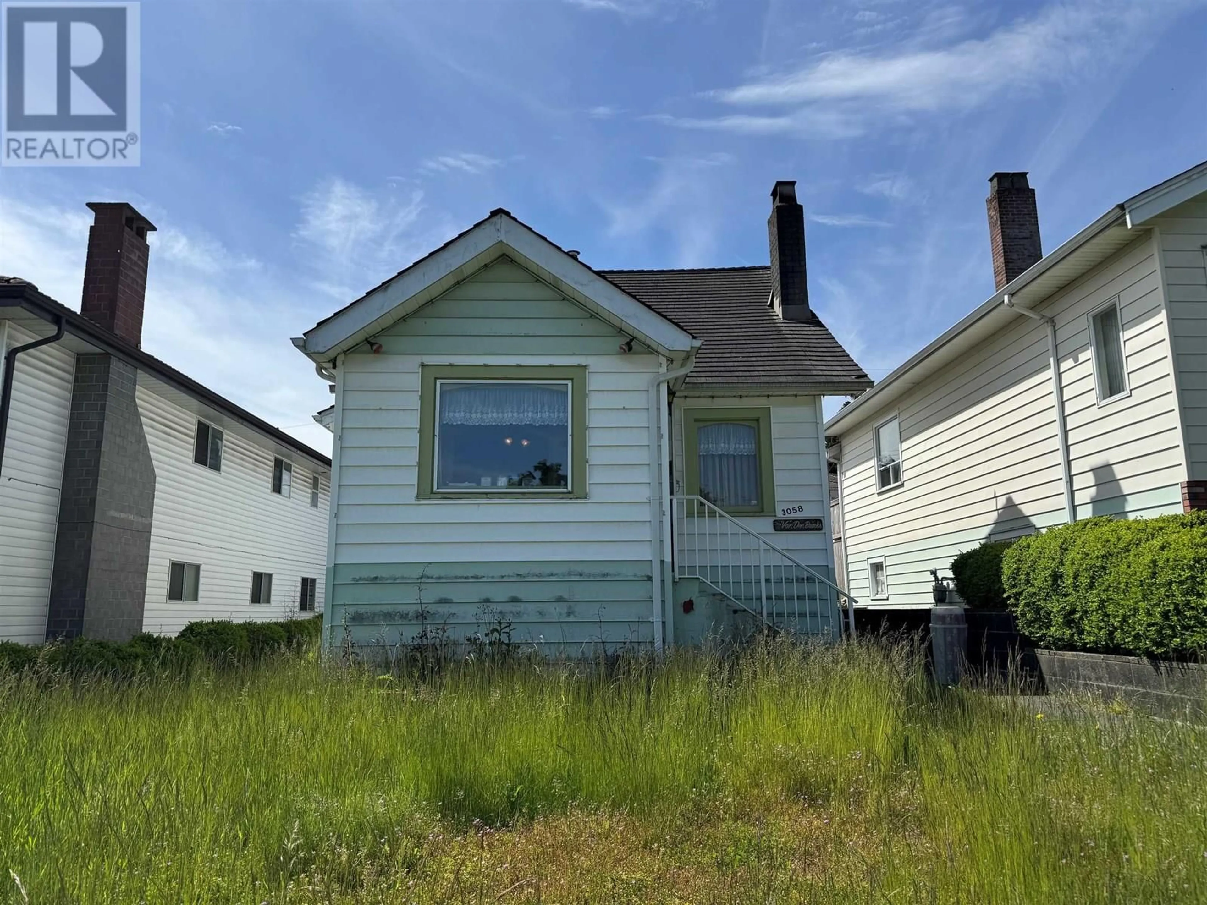 Unknown for 3058 CHARLES STREET, Vancouver British Columbia V5K3B5