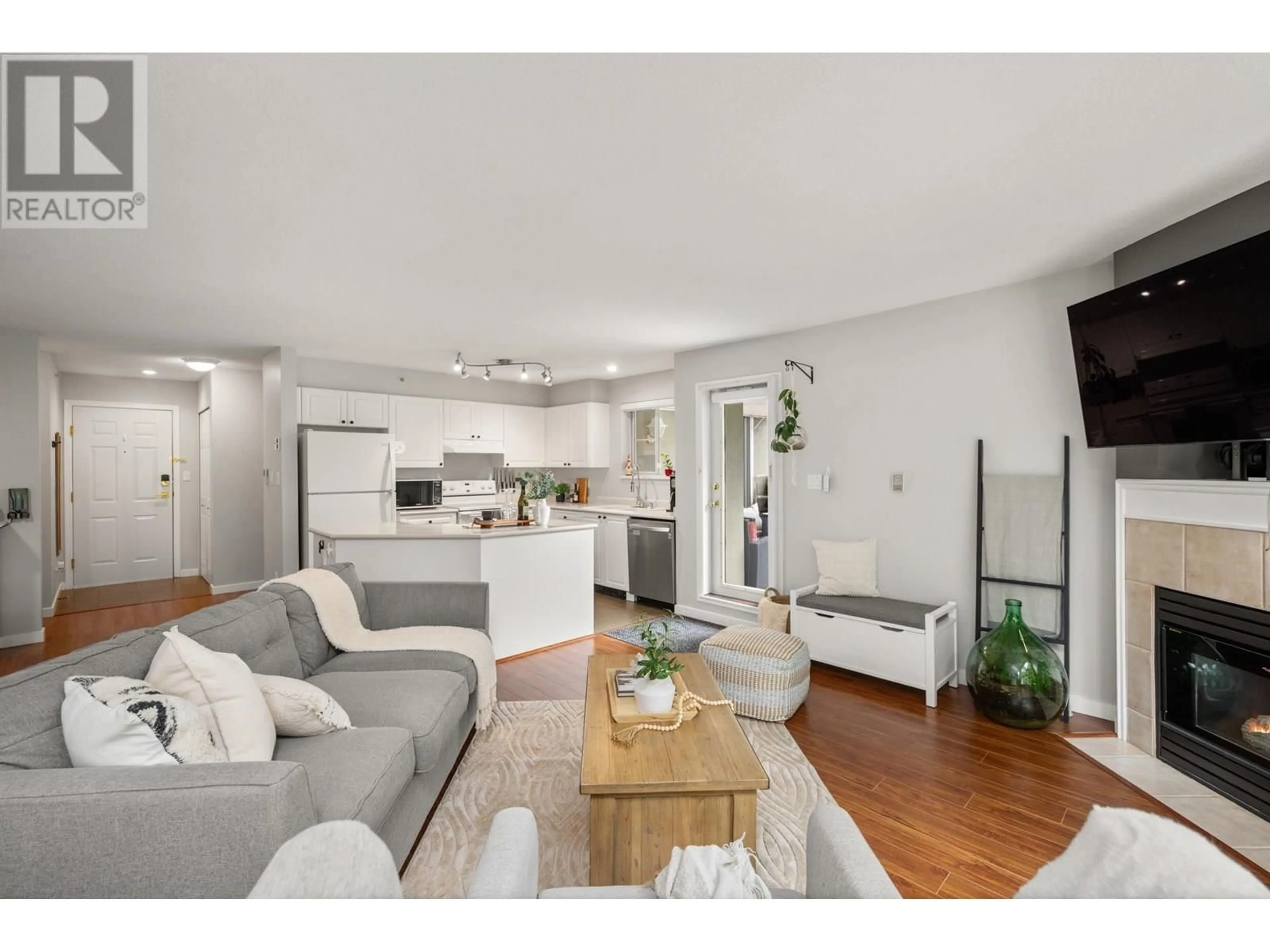 Living room with furniture, unknown for PH5 - 2485 ATKINS AVENUE, Port Coquitlam British Columbia V3C1Z1