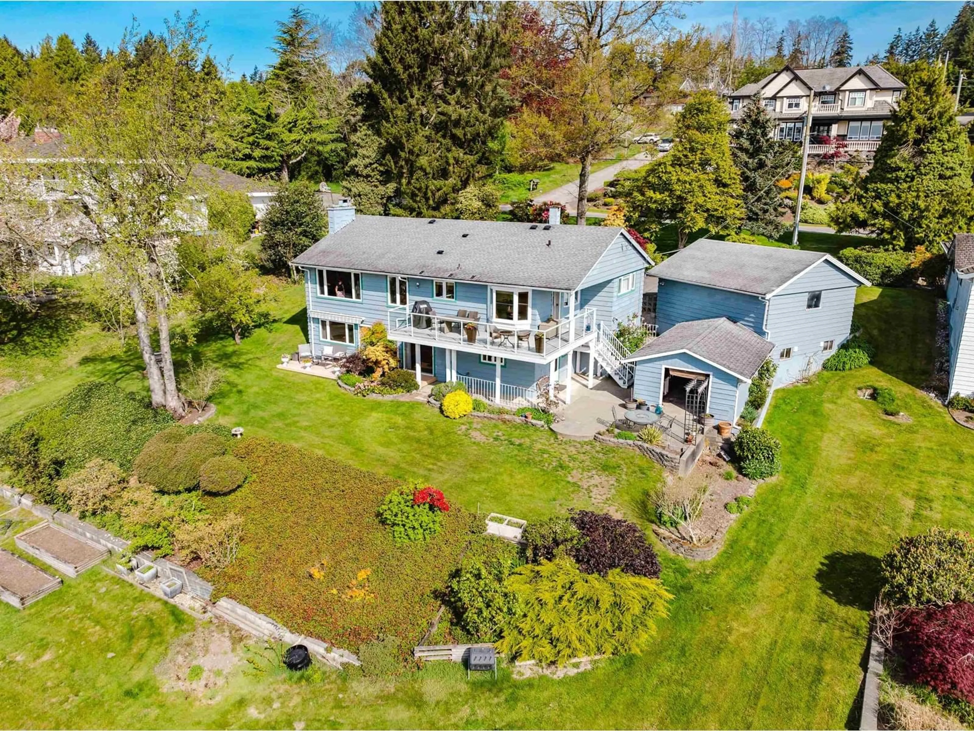 A pic from outside/outdoor area/front of a property/back of a property/a pic from drone, water/lake/river/ocean view for 13128 COUTHARD, Surrey British Columbia V3X3E6