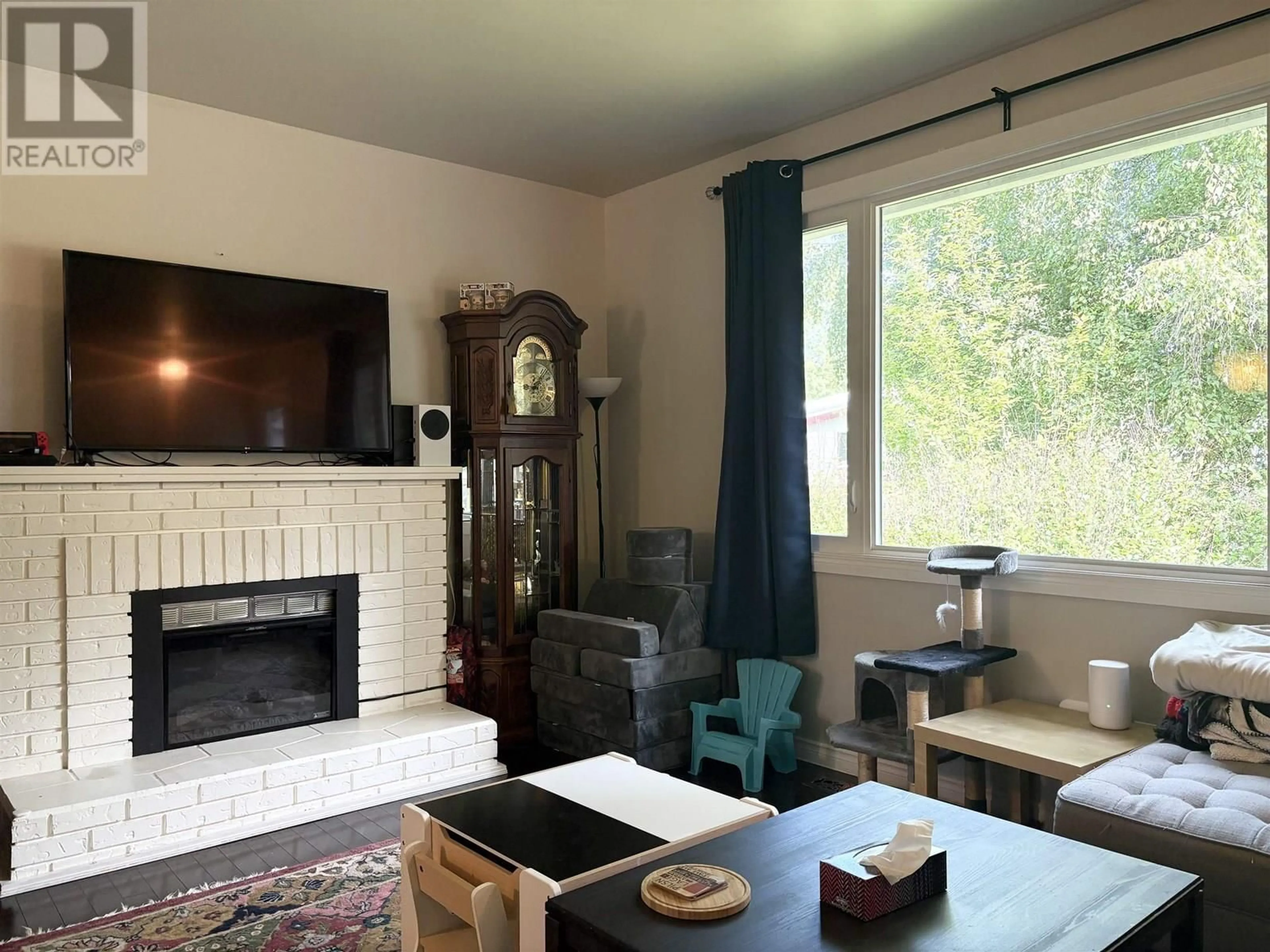 Living room with furniture, unknown for 7830 RENISON PLACE, Prince George British Columbia V2N3J2