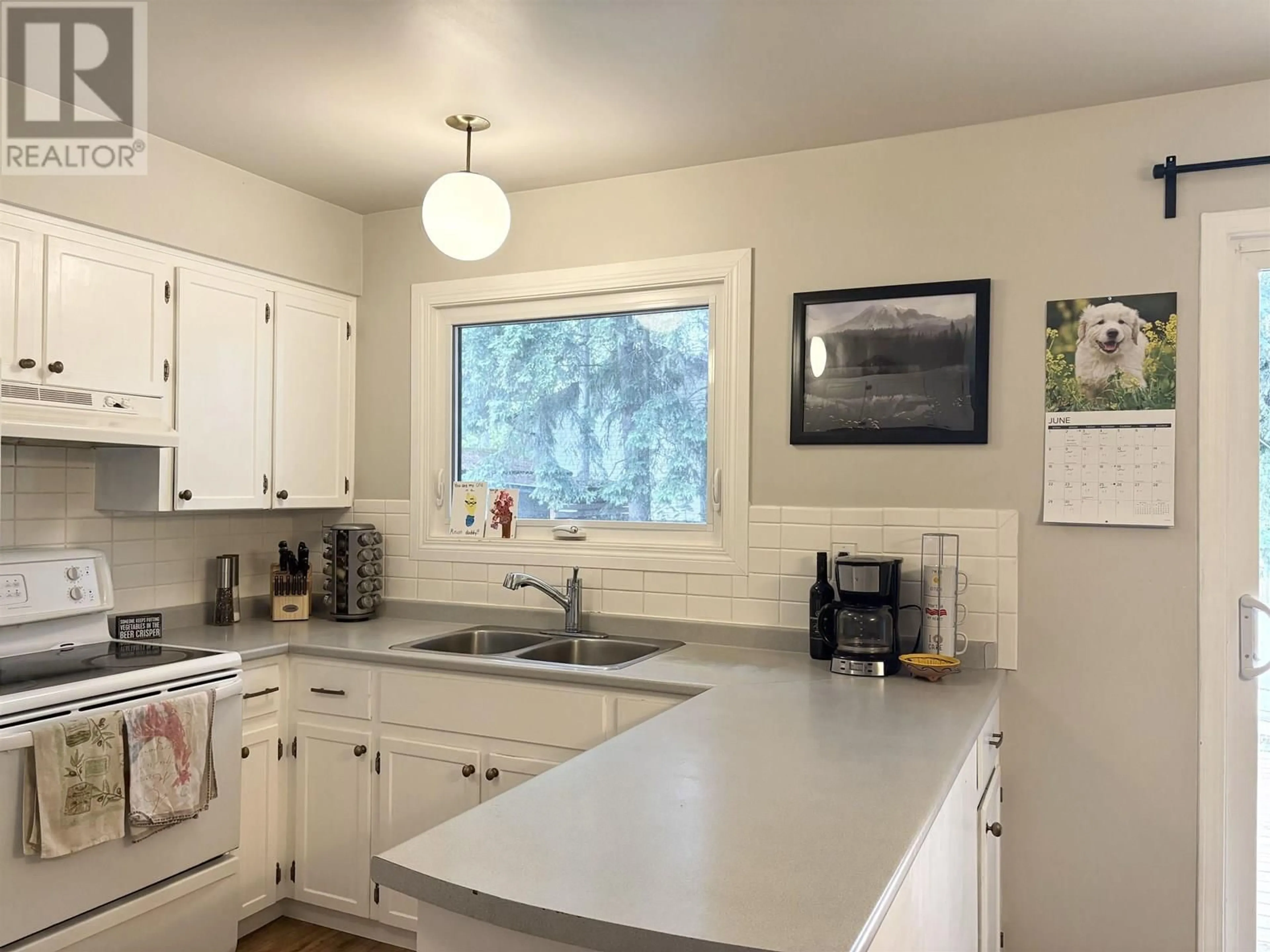 Standard kitchen, unknown for 7830 RENISON PLACE, Prince George British Columbia V2N3J2