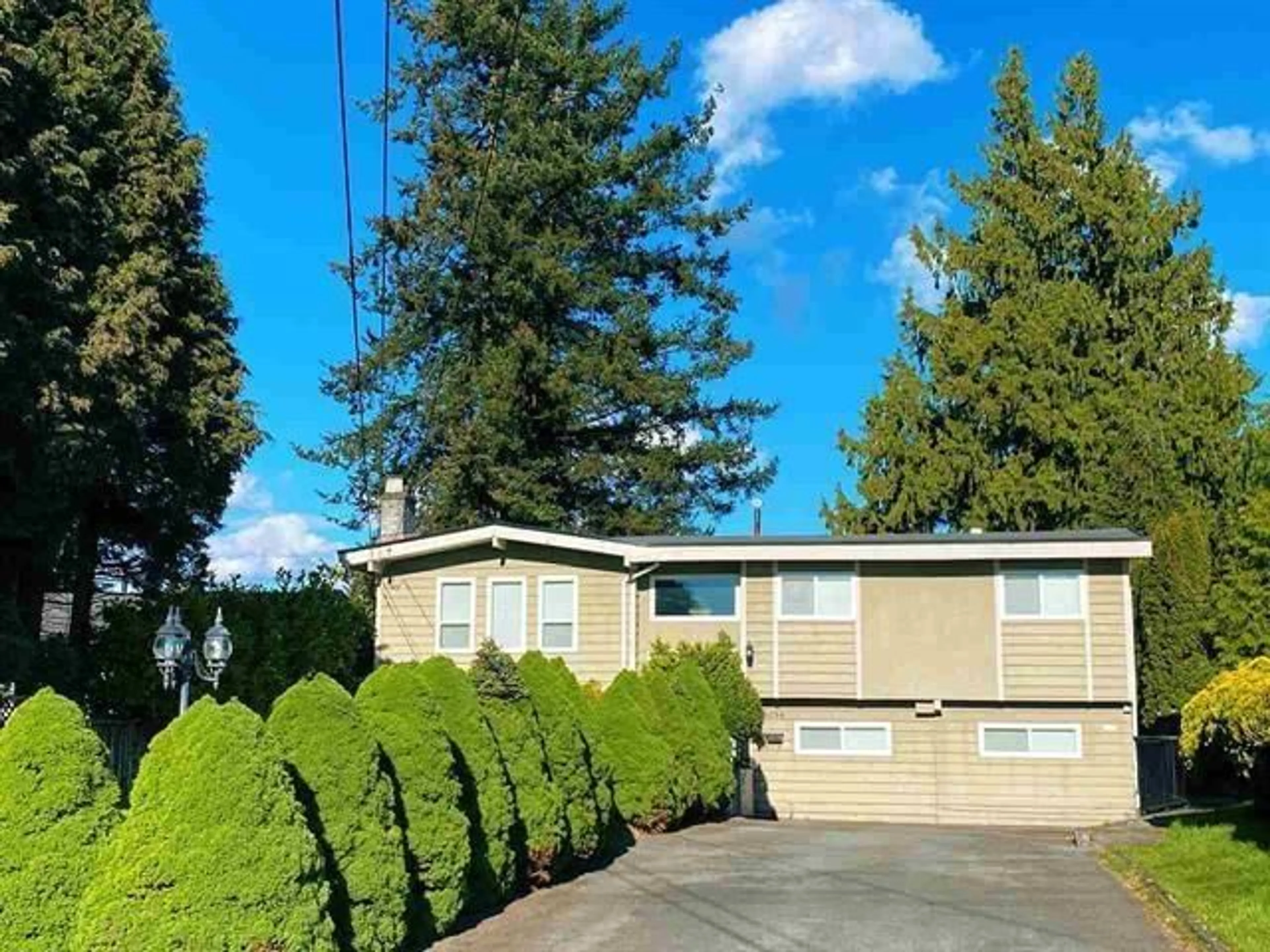 Home with vinyl exterior material, street for 8254 116, Delta British Columbia V4C5V1