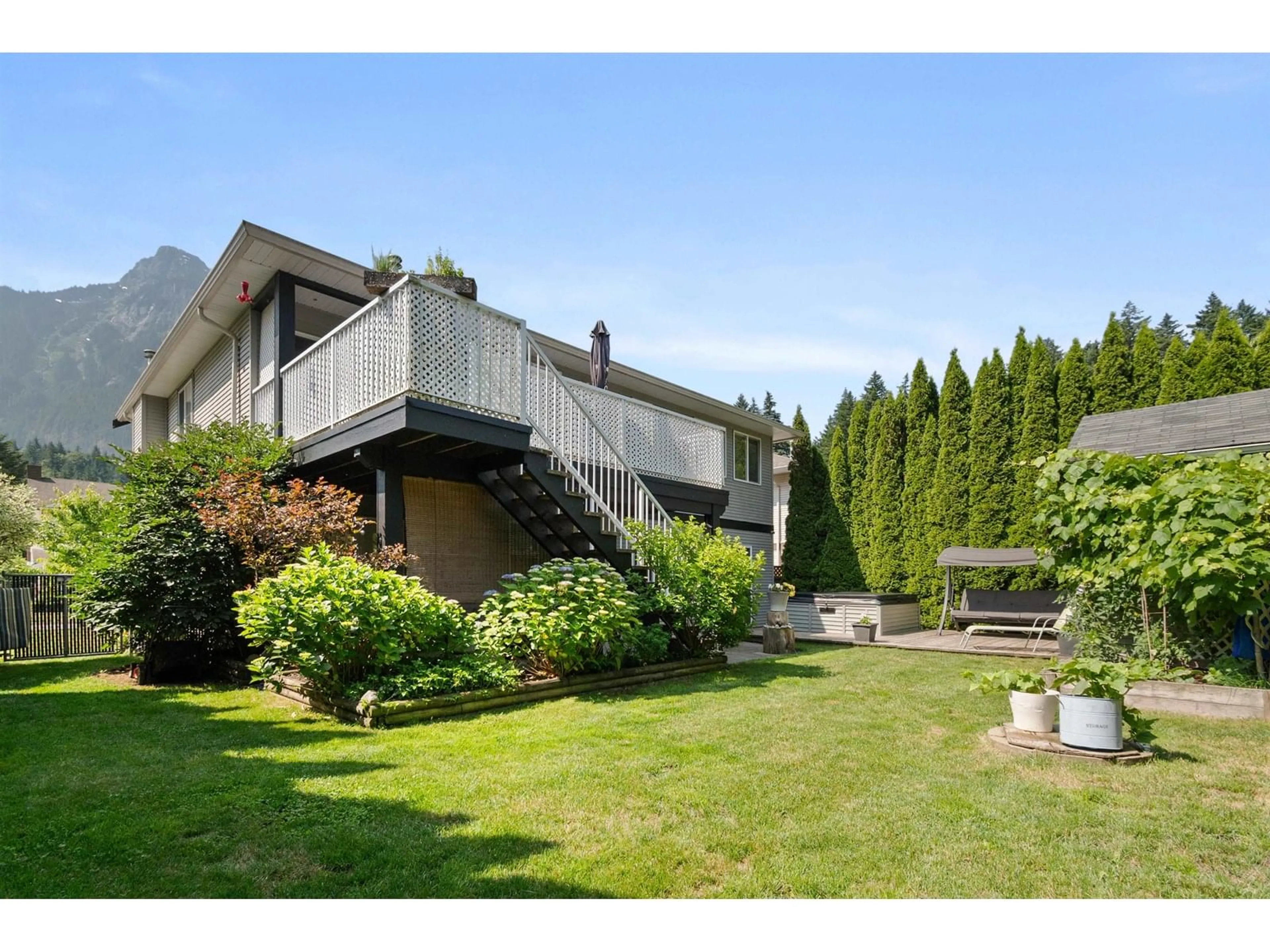 Patio, mountain view for 65899 PARK AVENUE, Hope British Columbia V0X1L1