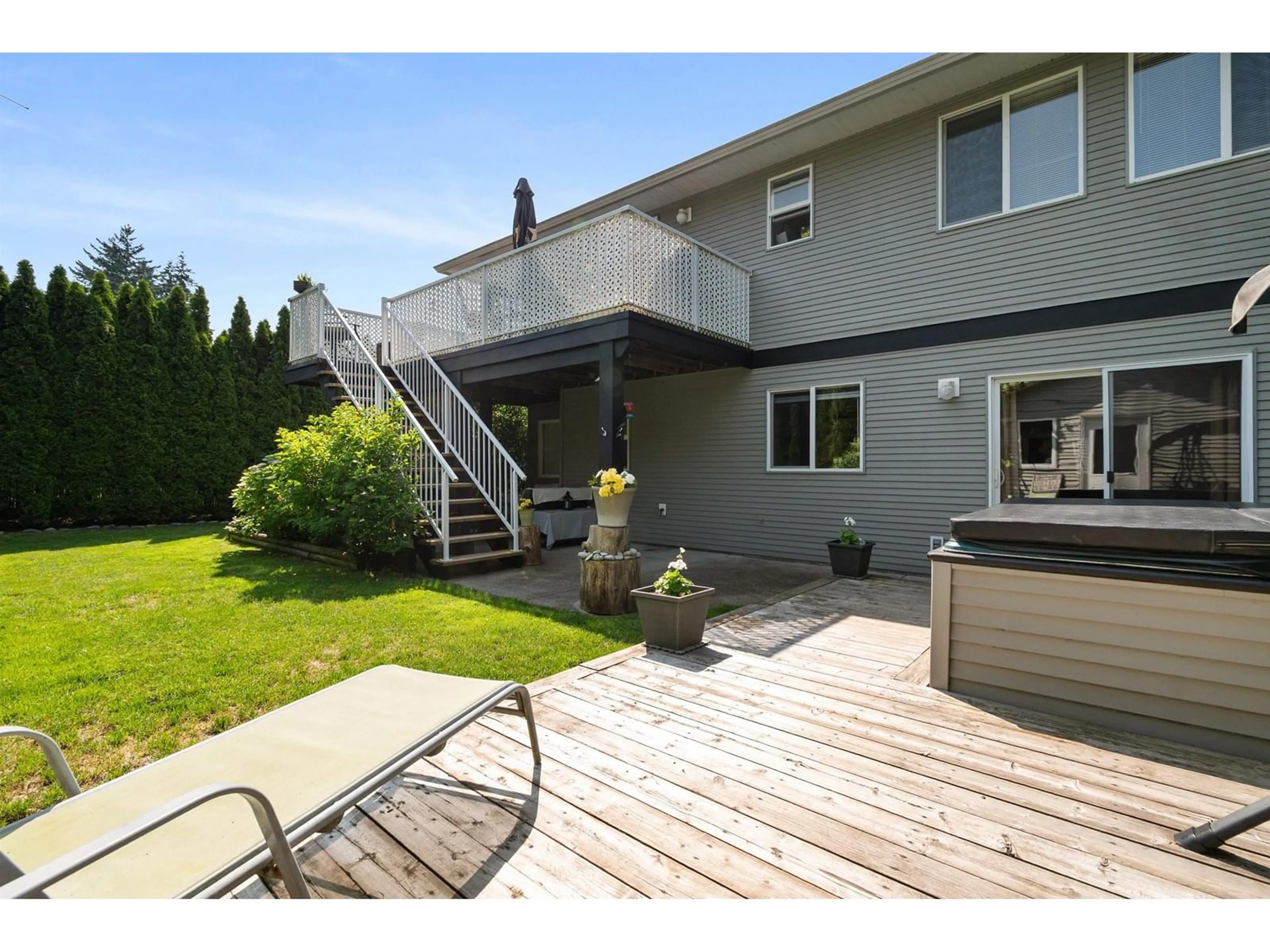 Patio, mountain view for 65899 PARK AVENUE, Hope British Columbia V0X1L1