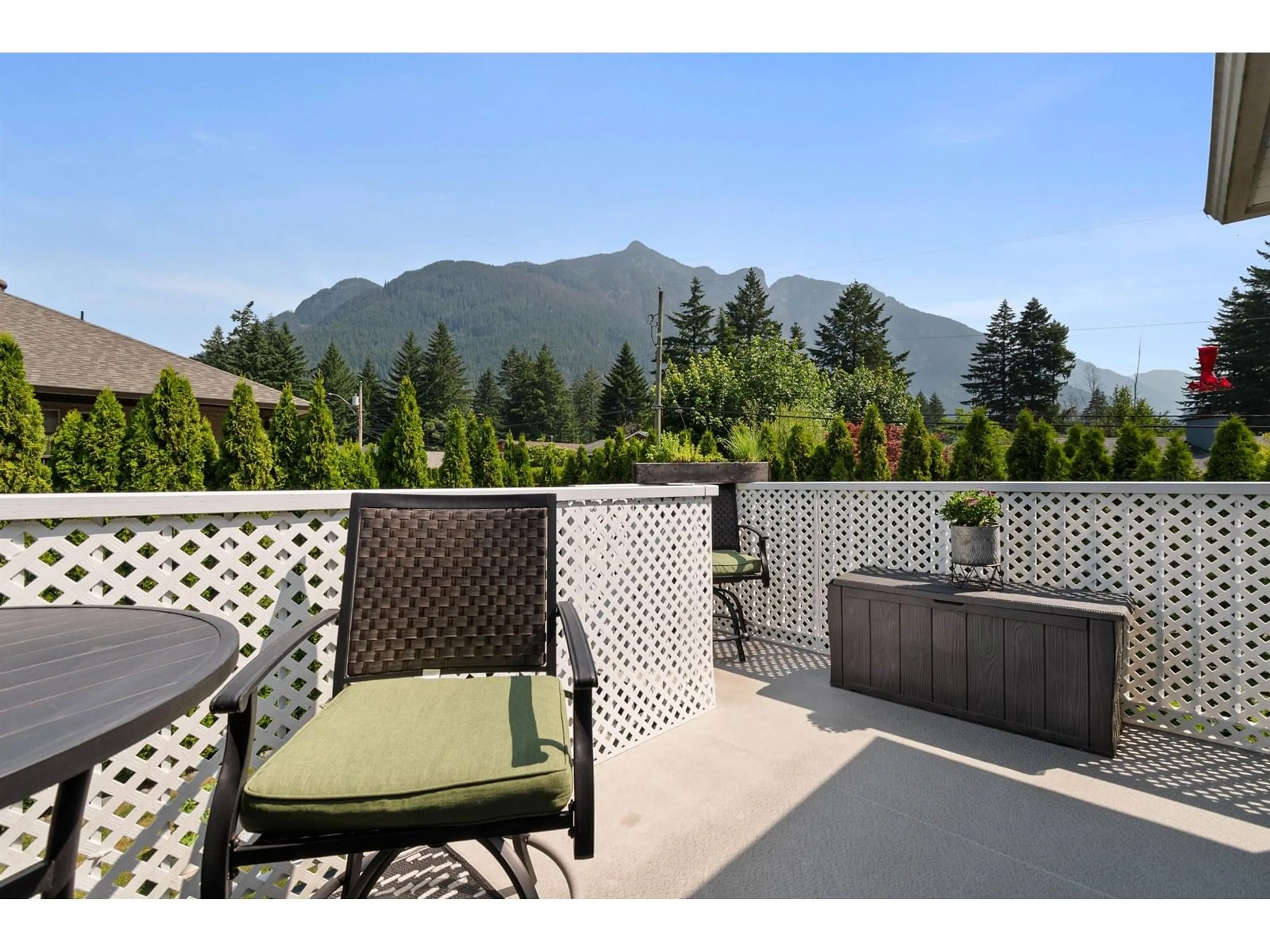 Patio, mountain view for 65899 PARK AVENUE, Hope British Columbia V0X1L1