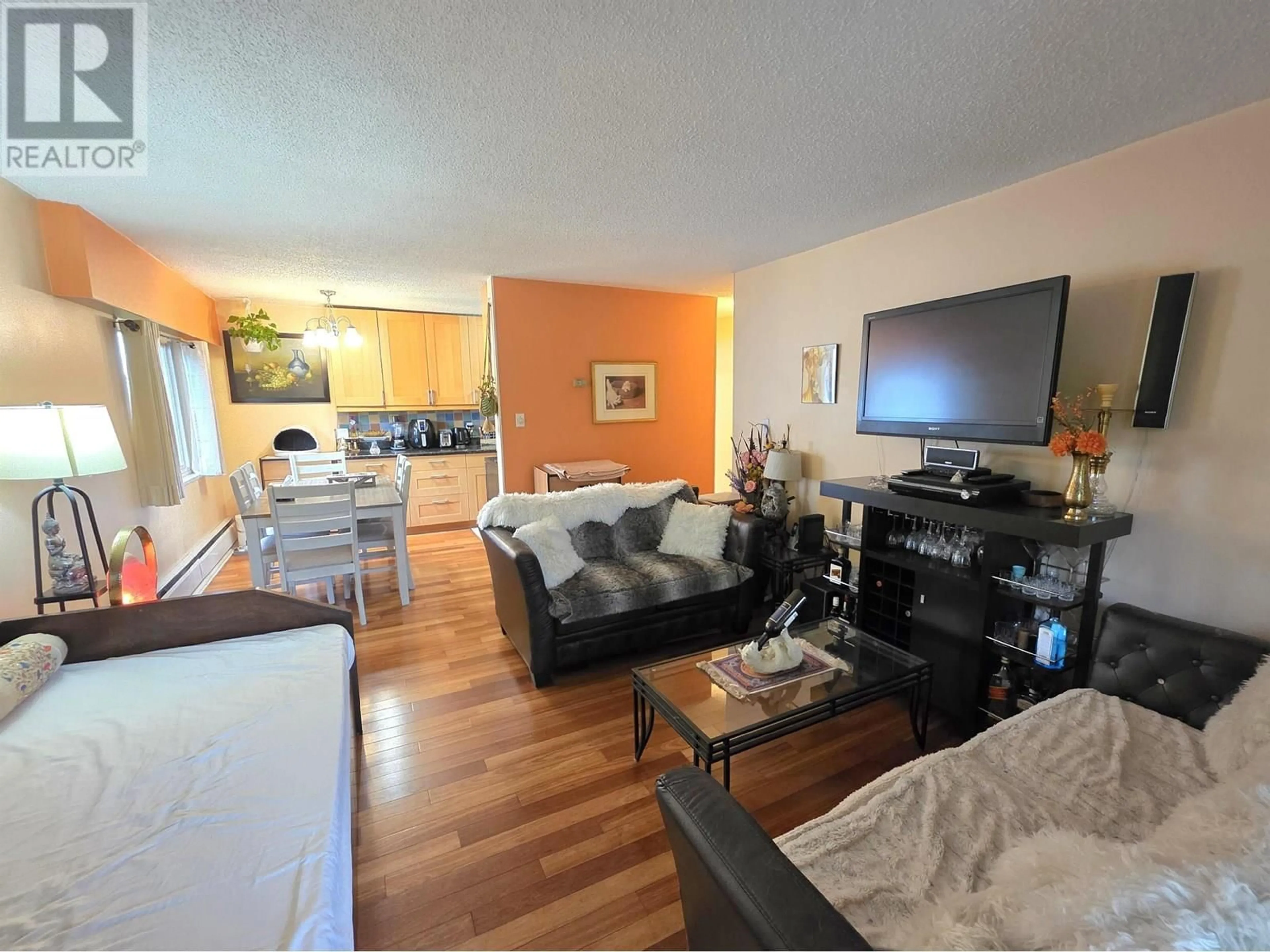 Living room with furniture, unknown for 309 - 225 3RD STREET, North Vancouver British Columbia V7M1E9