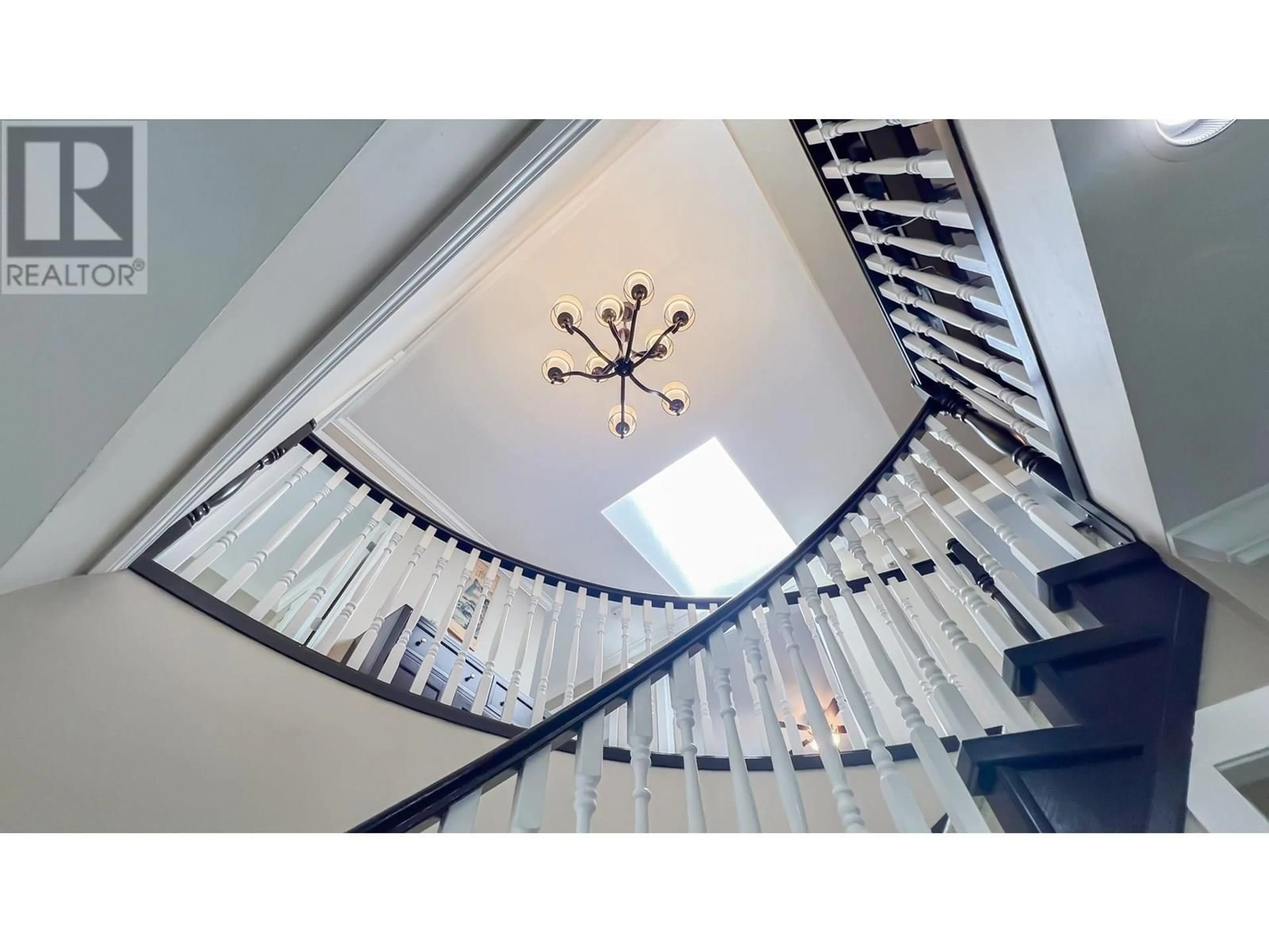 Stairs for 2041 EDINBURGH STREET, New Westminster British Columbia V3M2X7