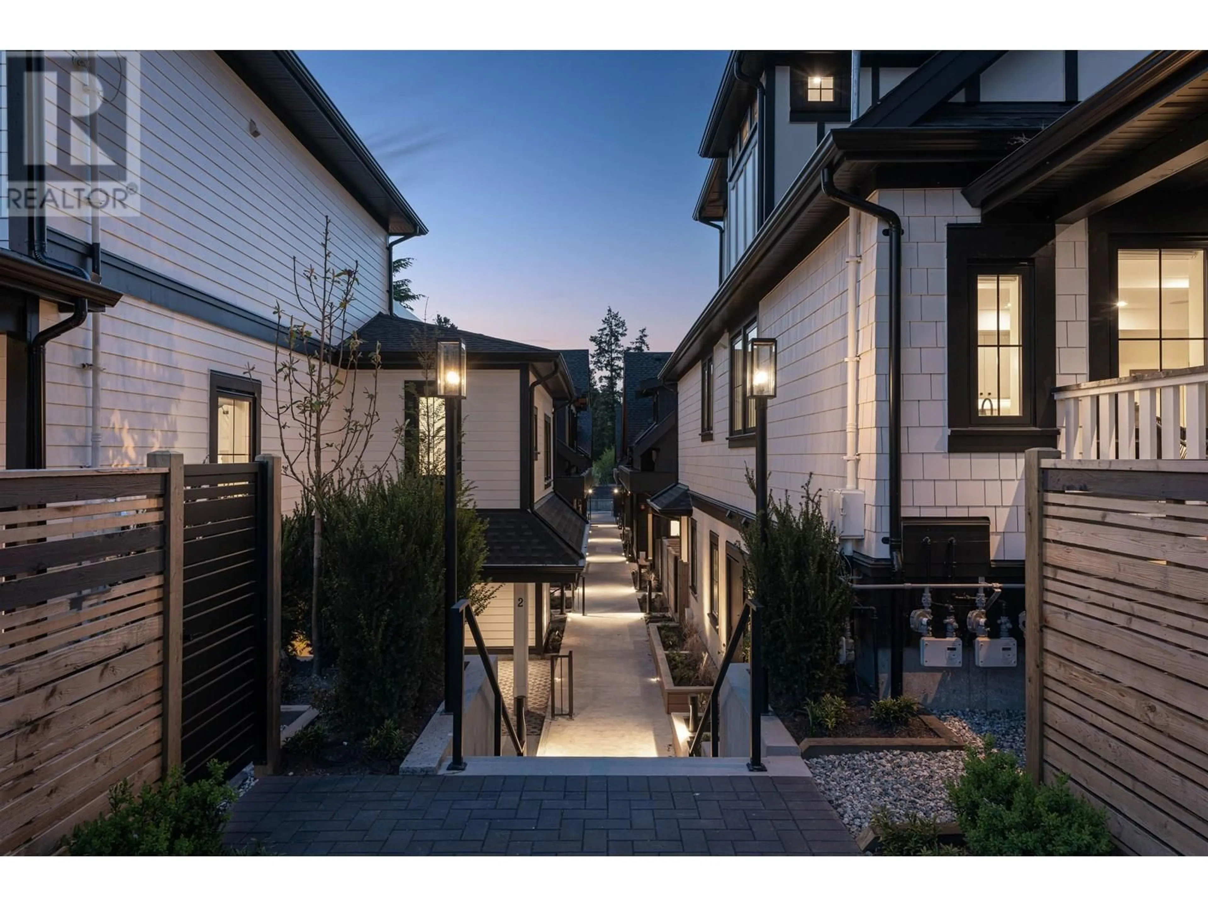 Patio, street for 2 - 375 33RD AVENUE, Vancouver British Columbia V5V2Z8