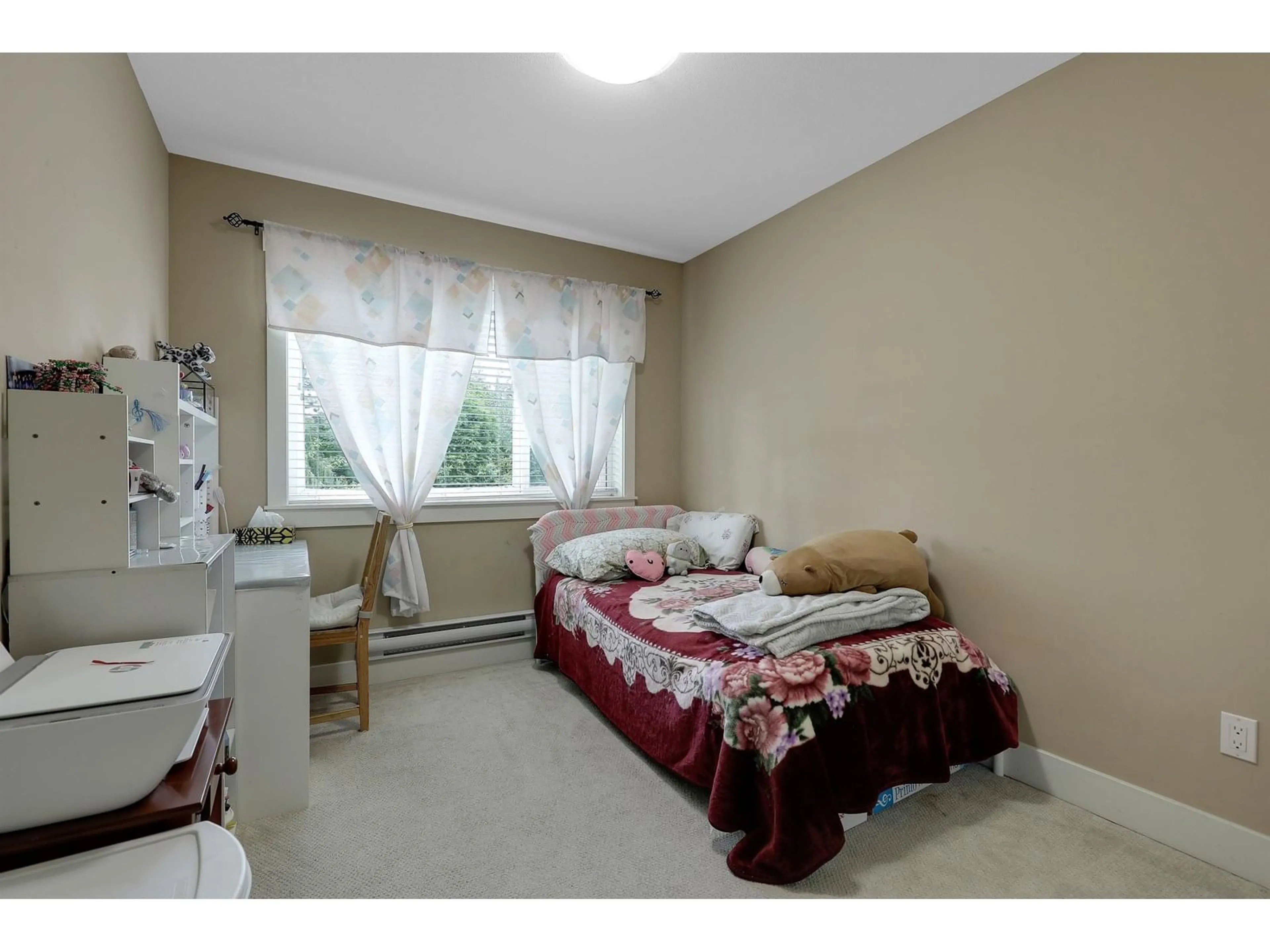 A pic of a room for 11 - 9077 150TH, Surrey British Columbia V3R7Z2