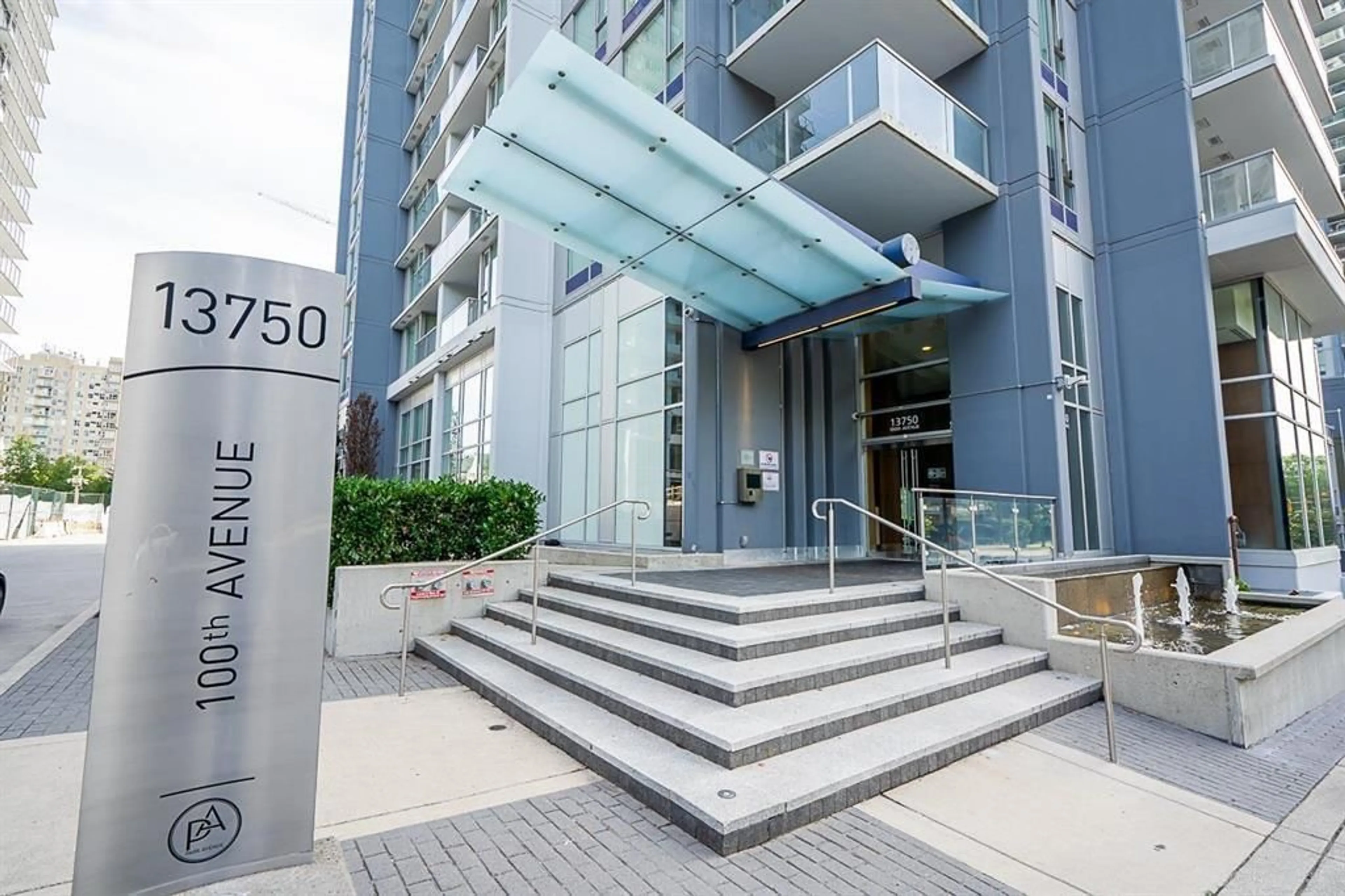 Indoor foyer for 611 - 13750 100, Surrey British Columbia V3T0L3