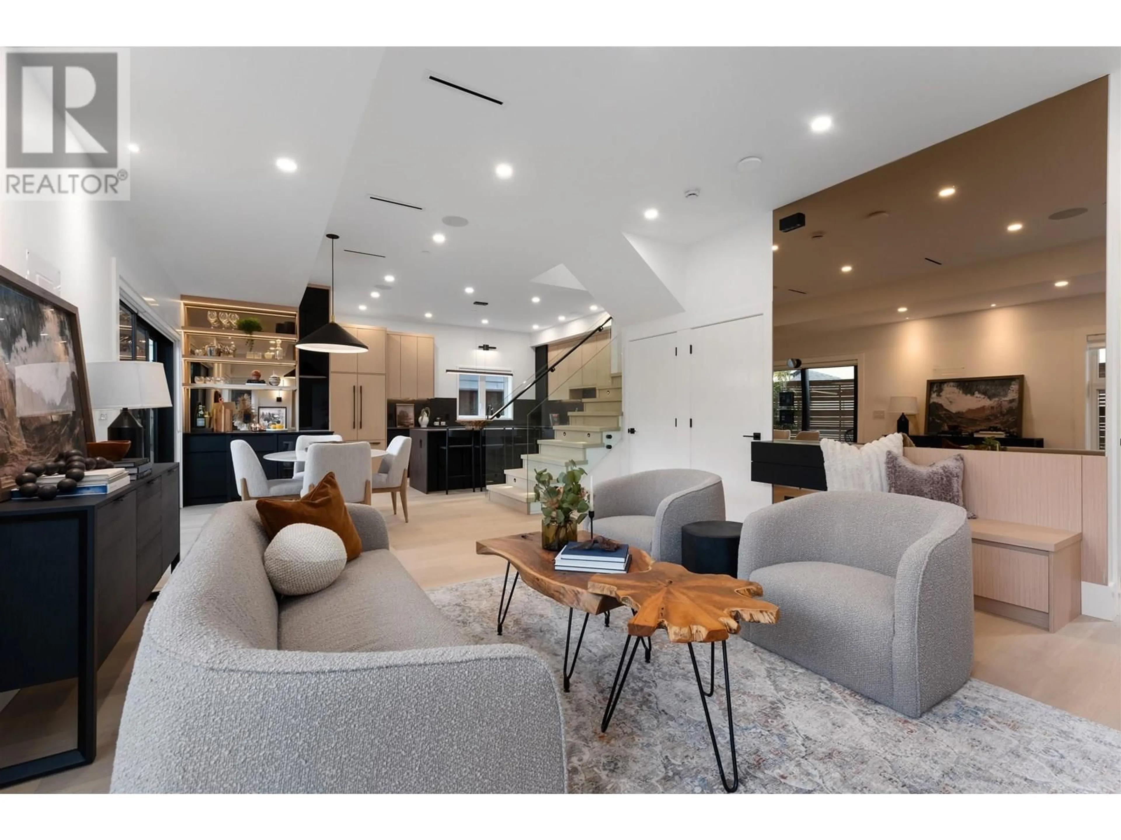 Living room with furniture, unknown for 6 - 371 33RD AVENUE, Vancouver British Columbia V5V2Z8