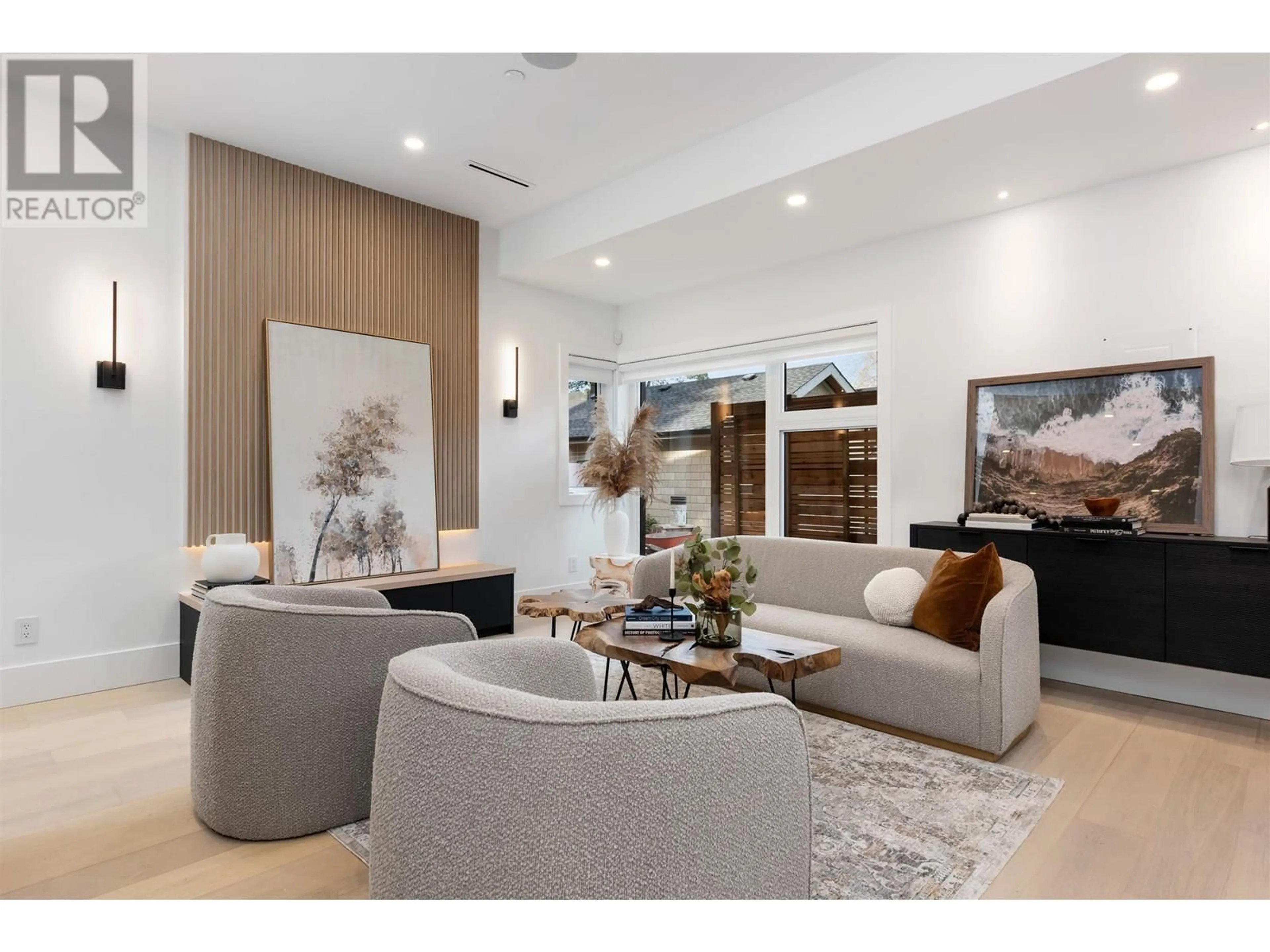 Living room with furniture, unknown for 6 - 371 33RD AVENUE, Vancouver British Columbia V5V2Z8