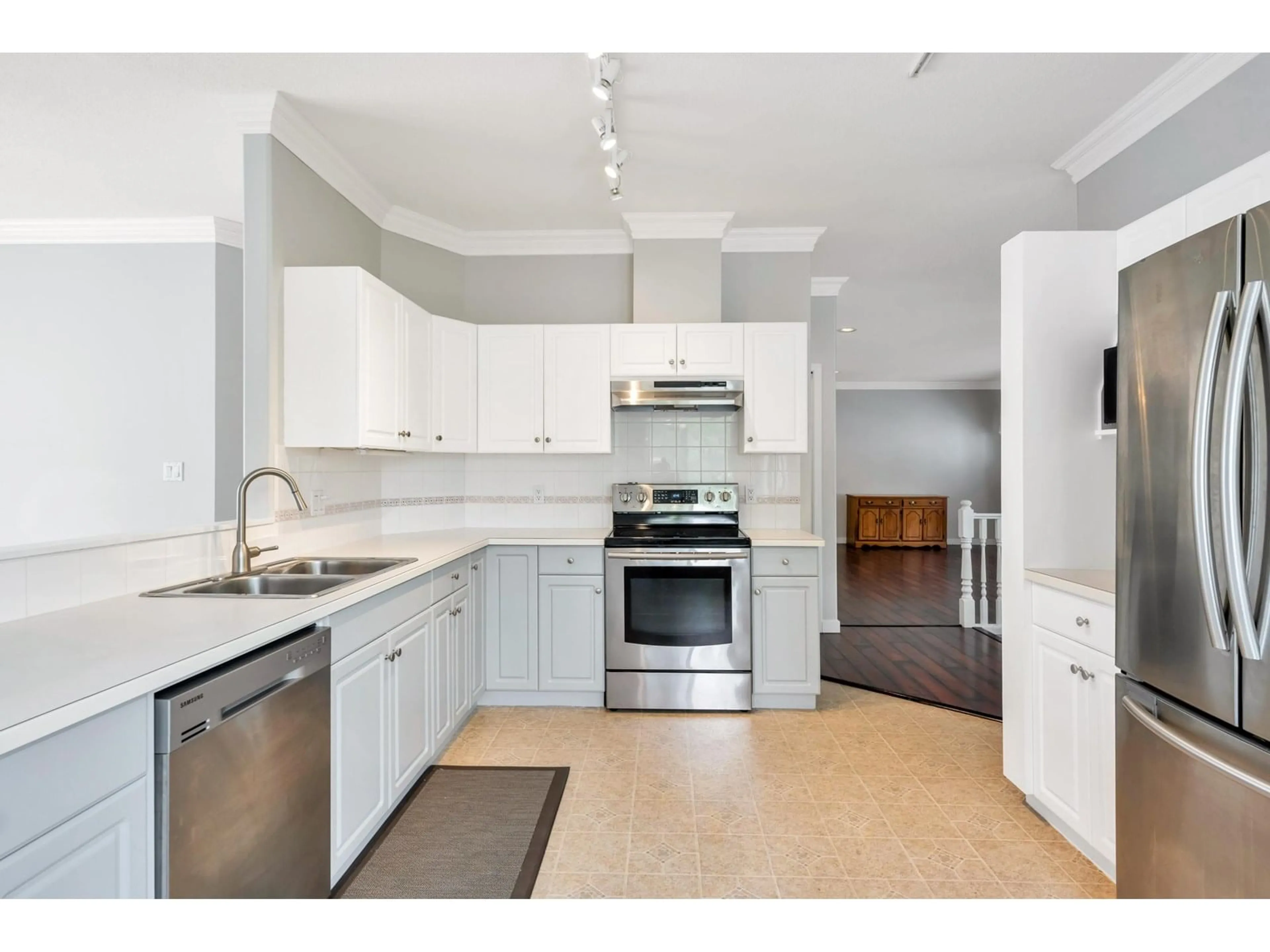 Open concept kitchen, unknown for 14 - 21579 88B, Langley British Columbia V1M2X4