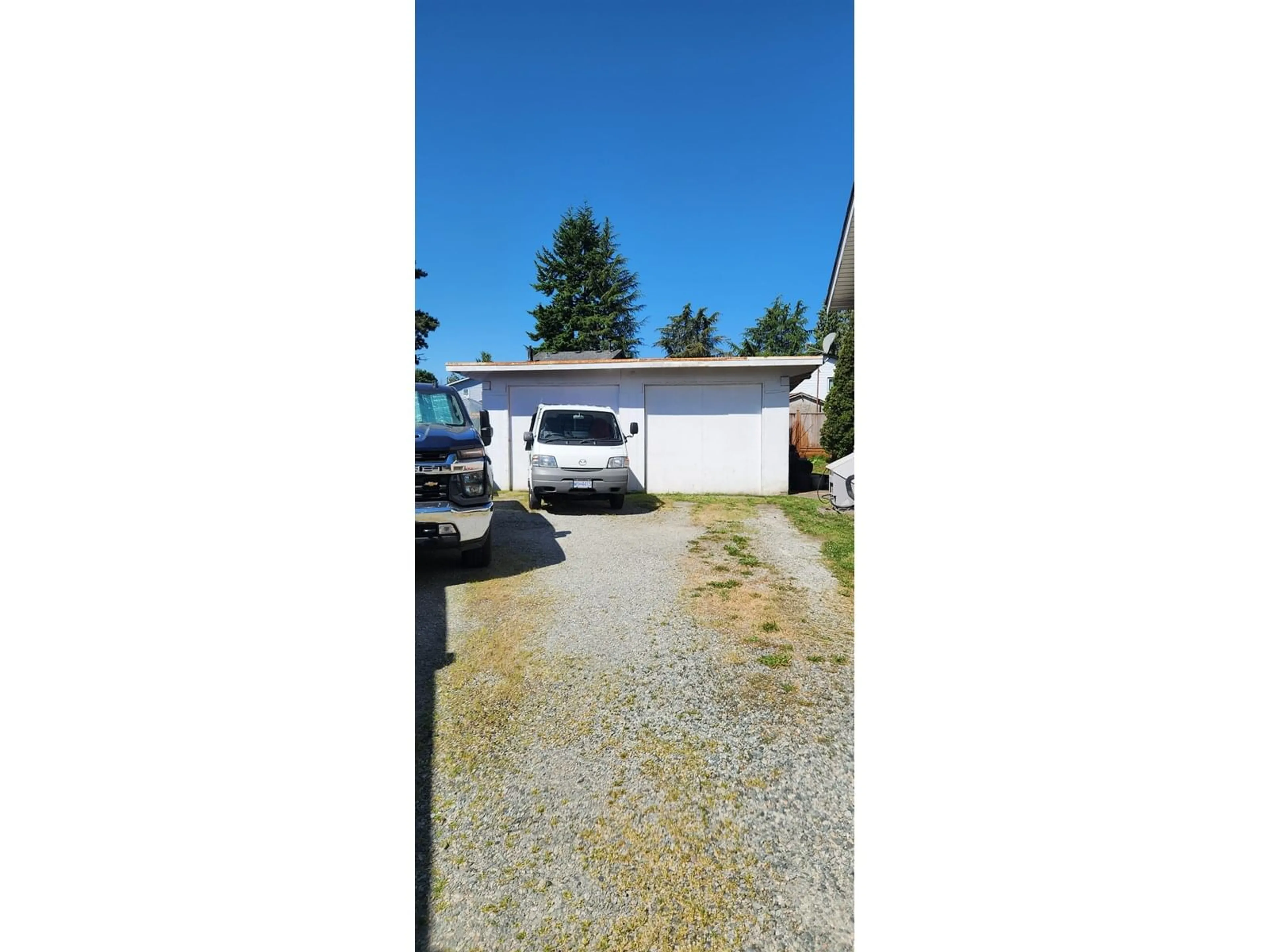 A pic from outside/outdoor area/front of a property/back of a property/a pic from drone, street for 8631 BROOKE, Delta British Columbia V4C4G2
