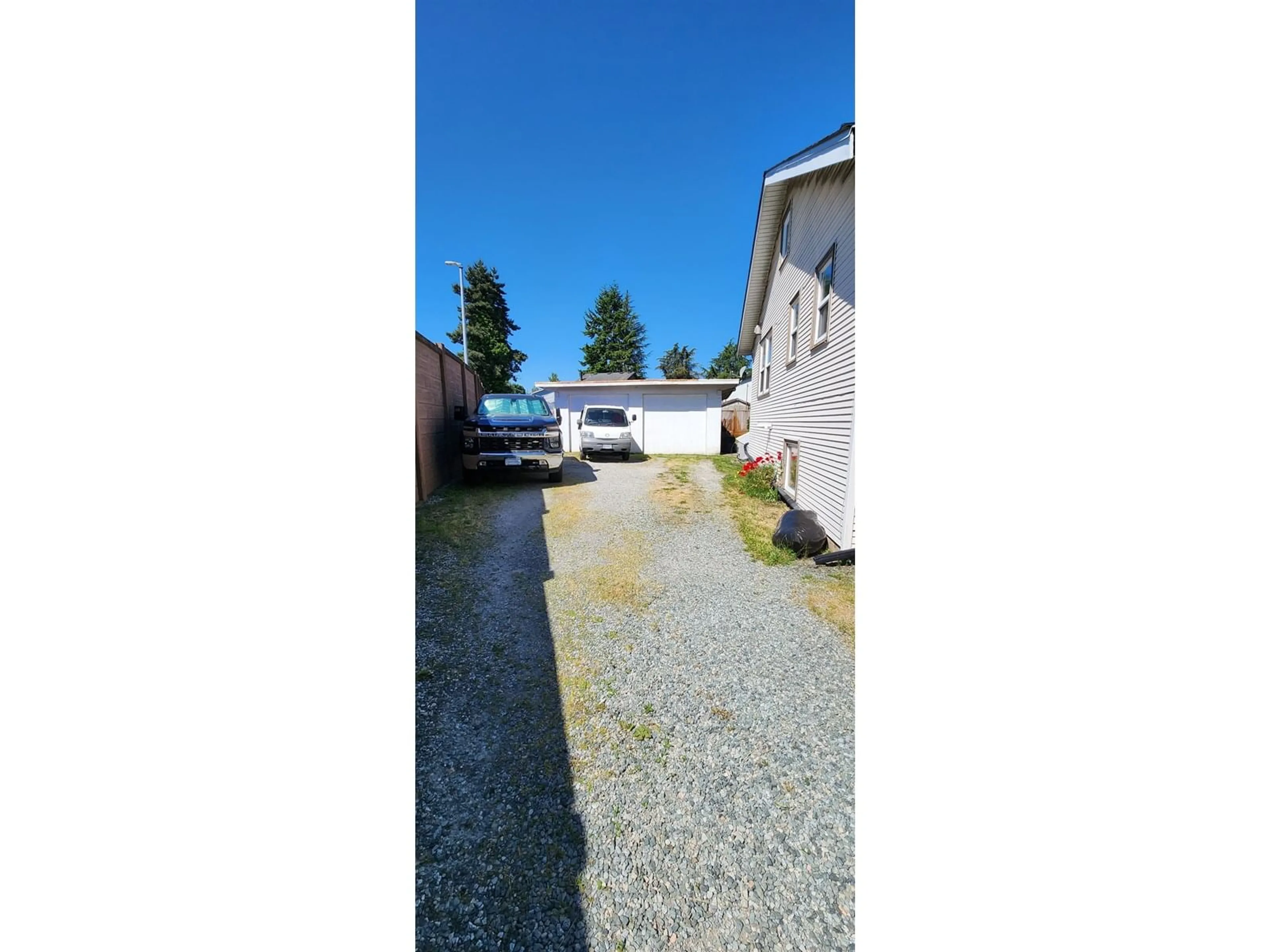 A pic from outside/outdoor area/front of a property/back of a property/a pic from drone, street for 8631 BROOKE, Delta British Columbia V4C4G2
