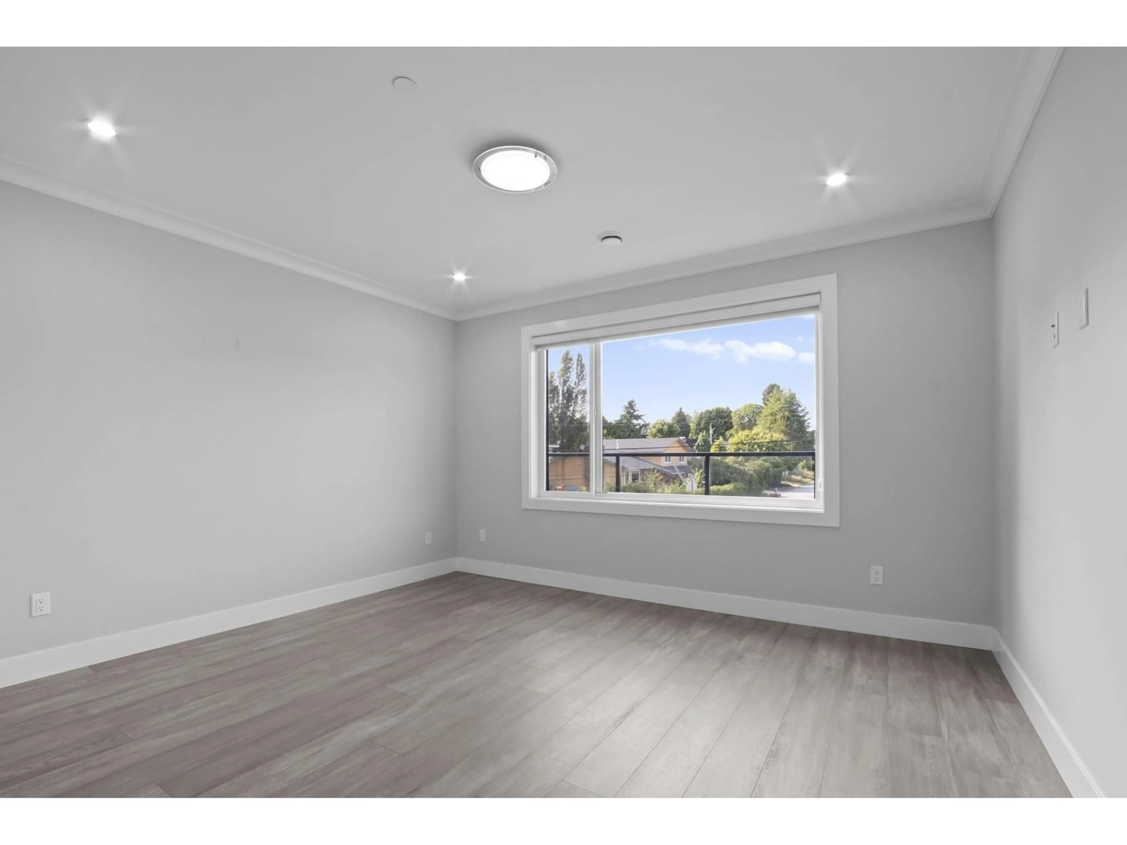 A pic of a room for 15890 RUSSELL, White Rock British Columbia V4B2S4