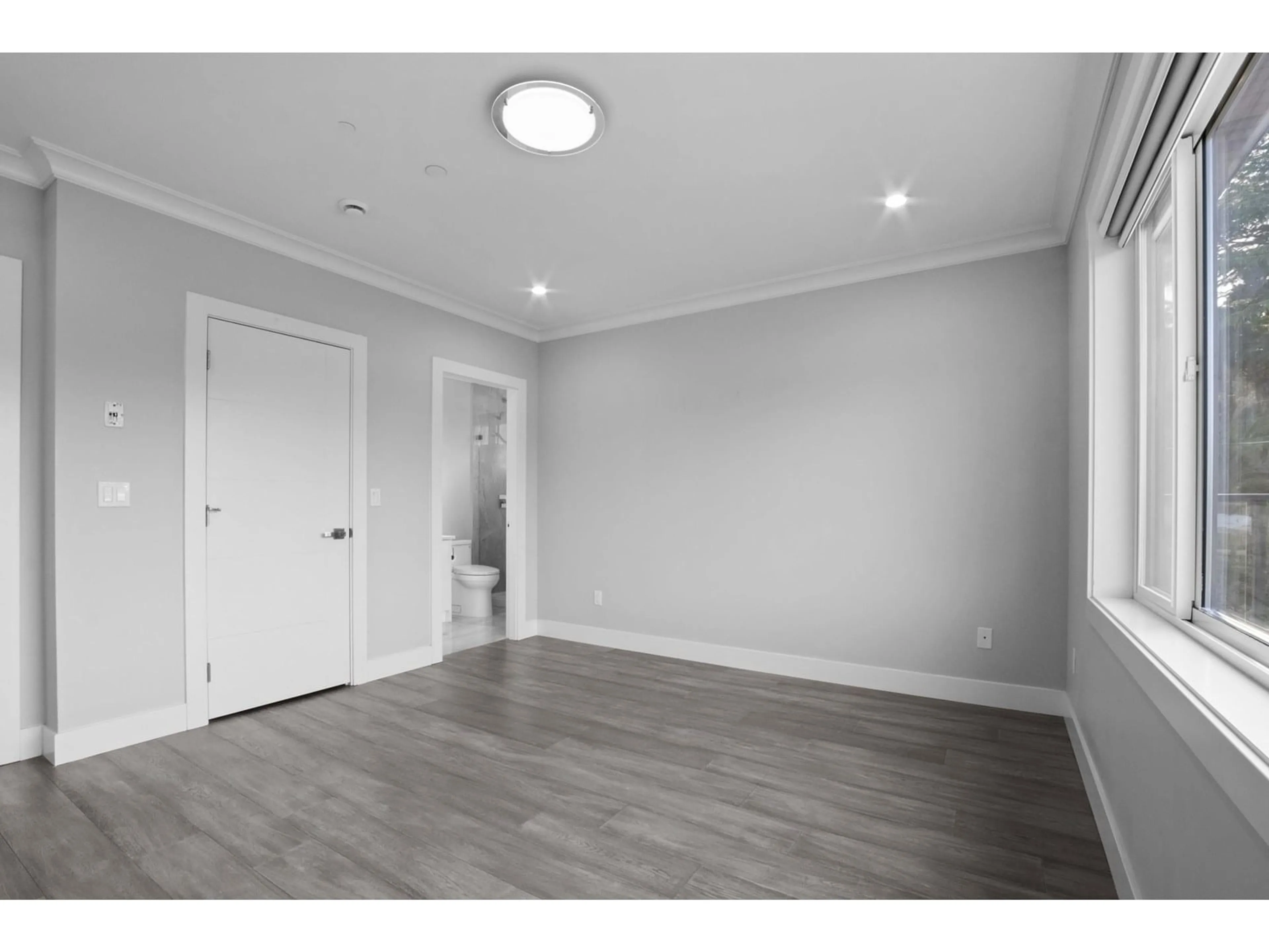 A pic of a room for 15890 RUSSELL, White Rock British Columbia V4B2S4